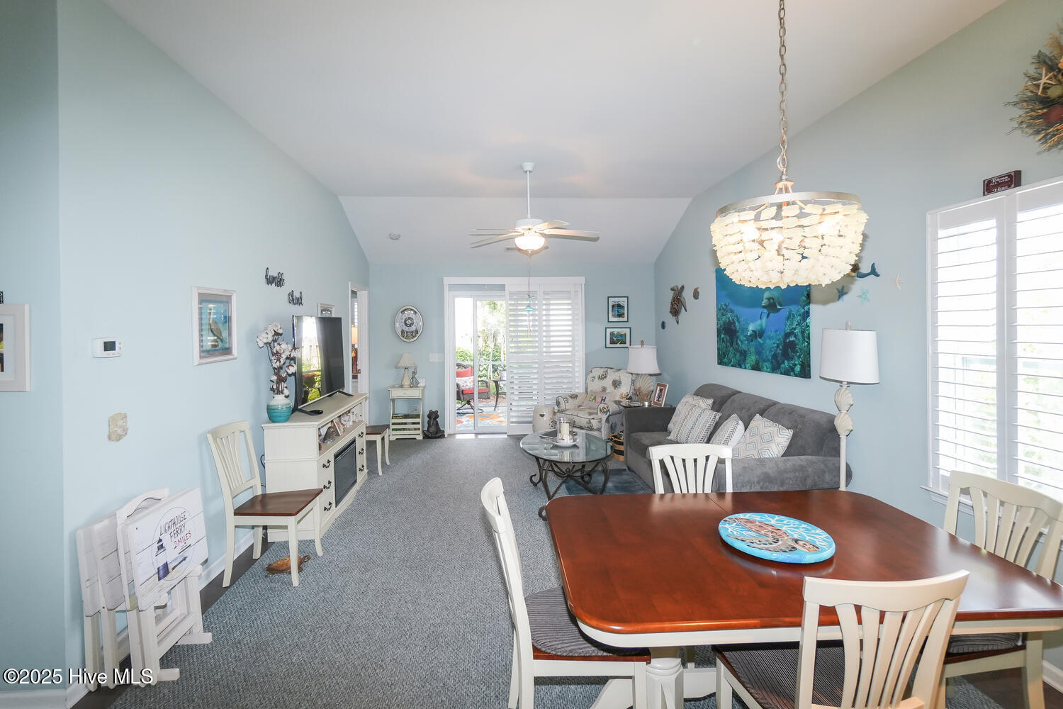 100515060 | Photo 11