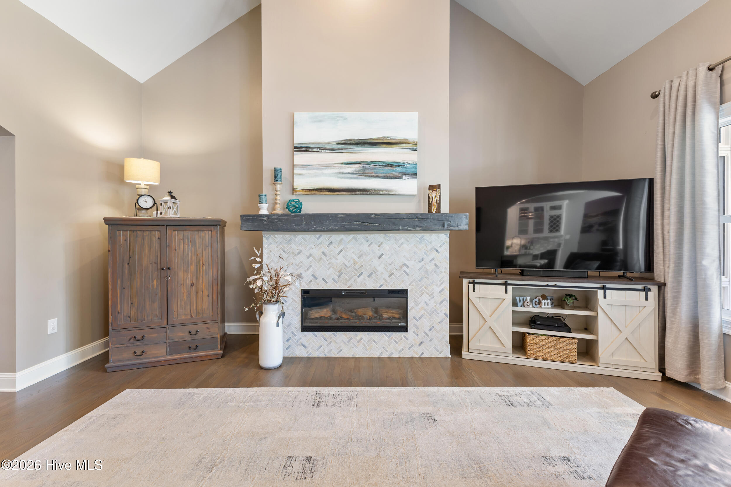 100569489 | Photo 15