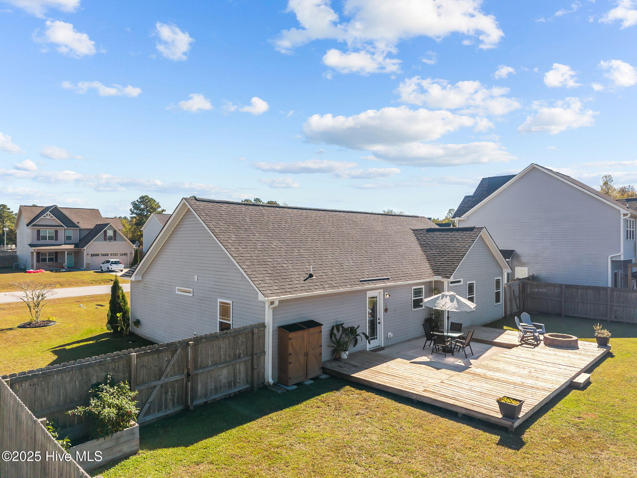 100537004 | Photo 42