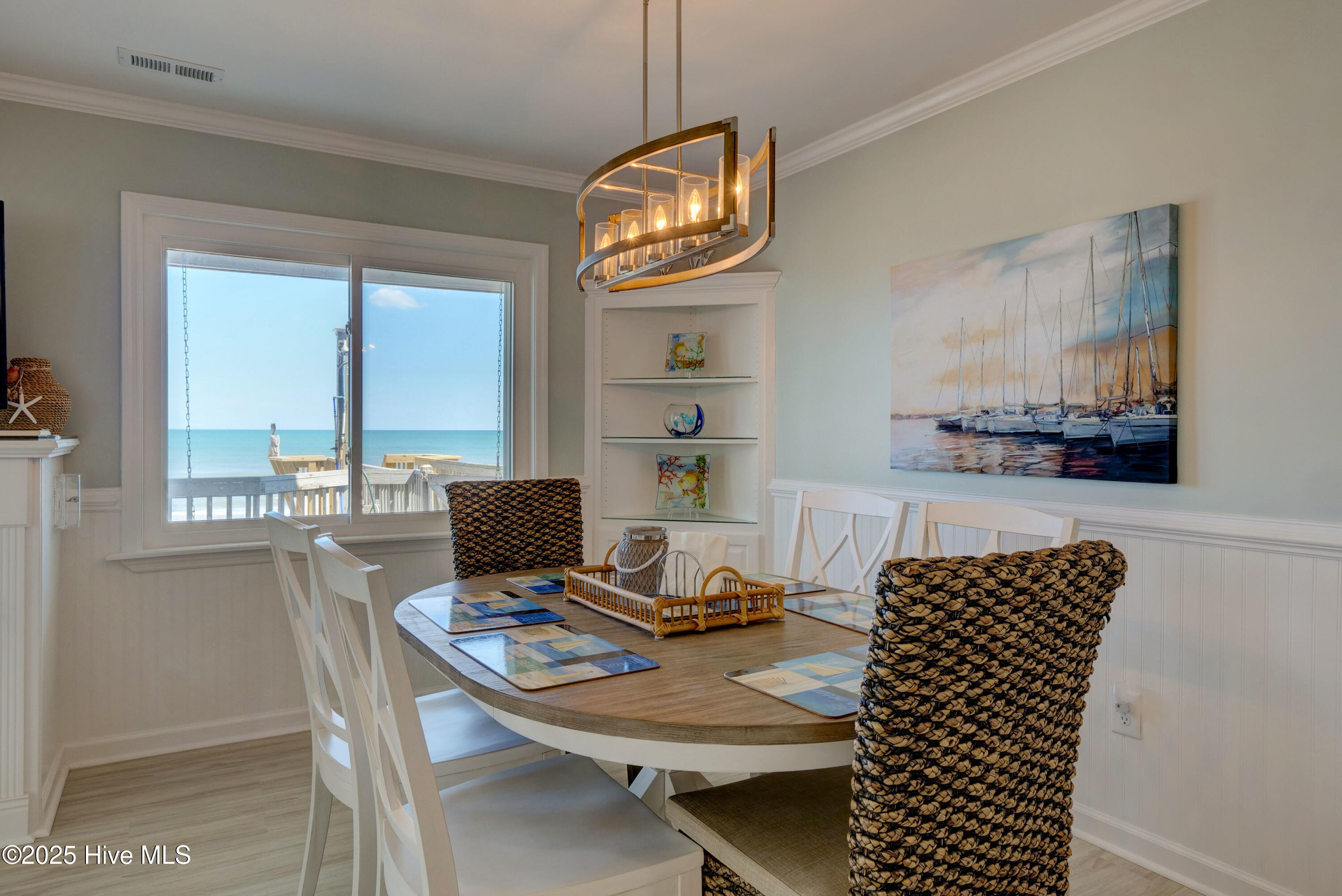 100521295 | Photo 15