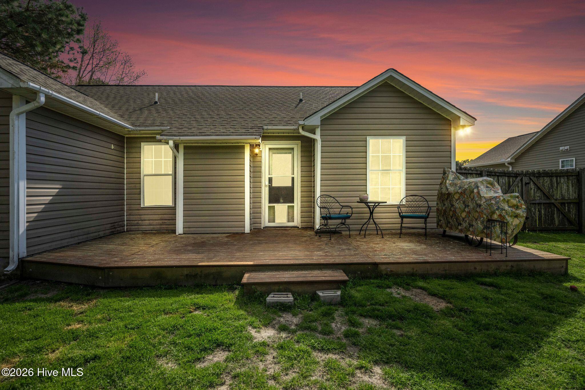 100563637 | Photo 30