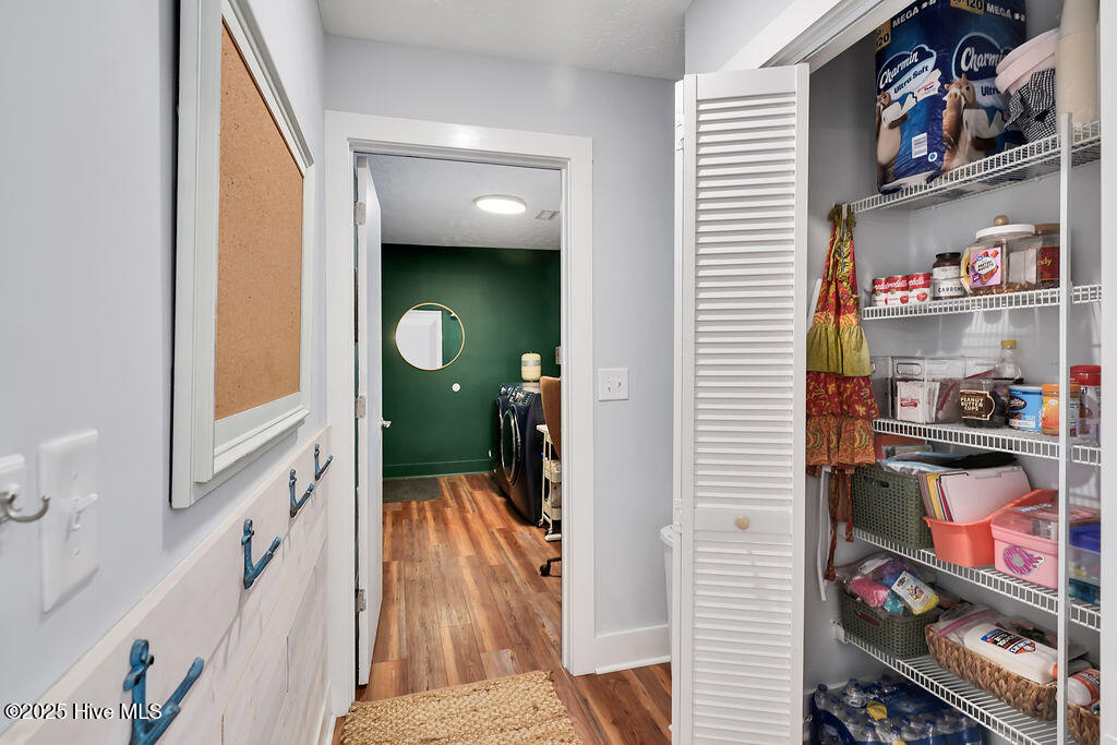 100539374 | Photo 17