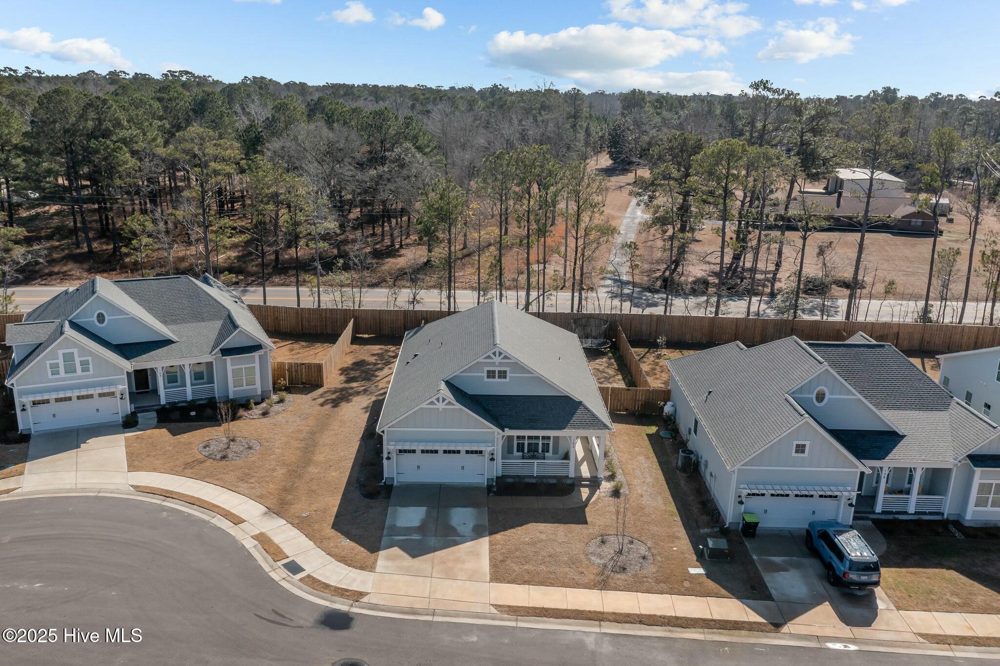 100558663 | Photo 46