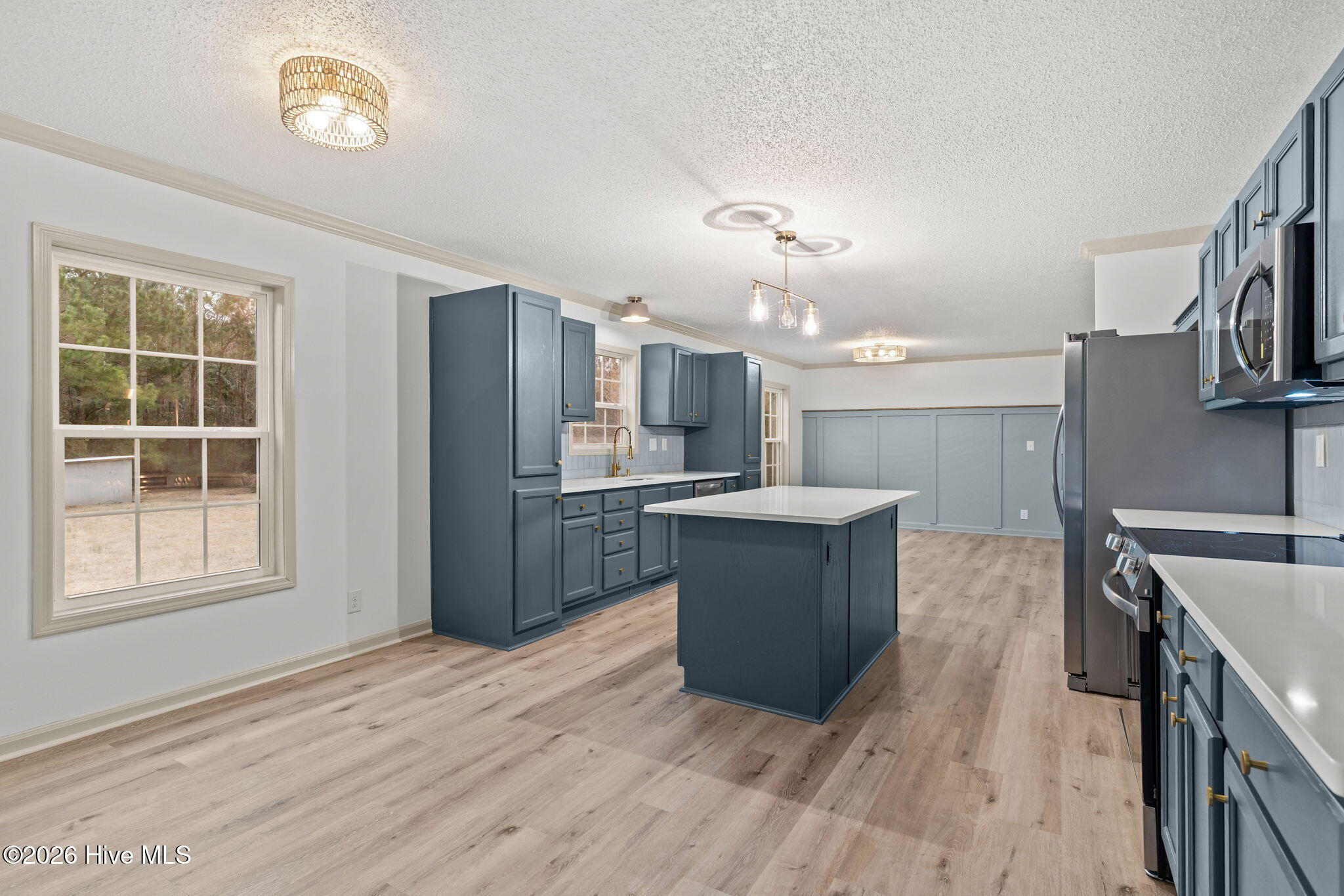 100557203 | Photo 21