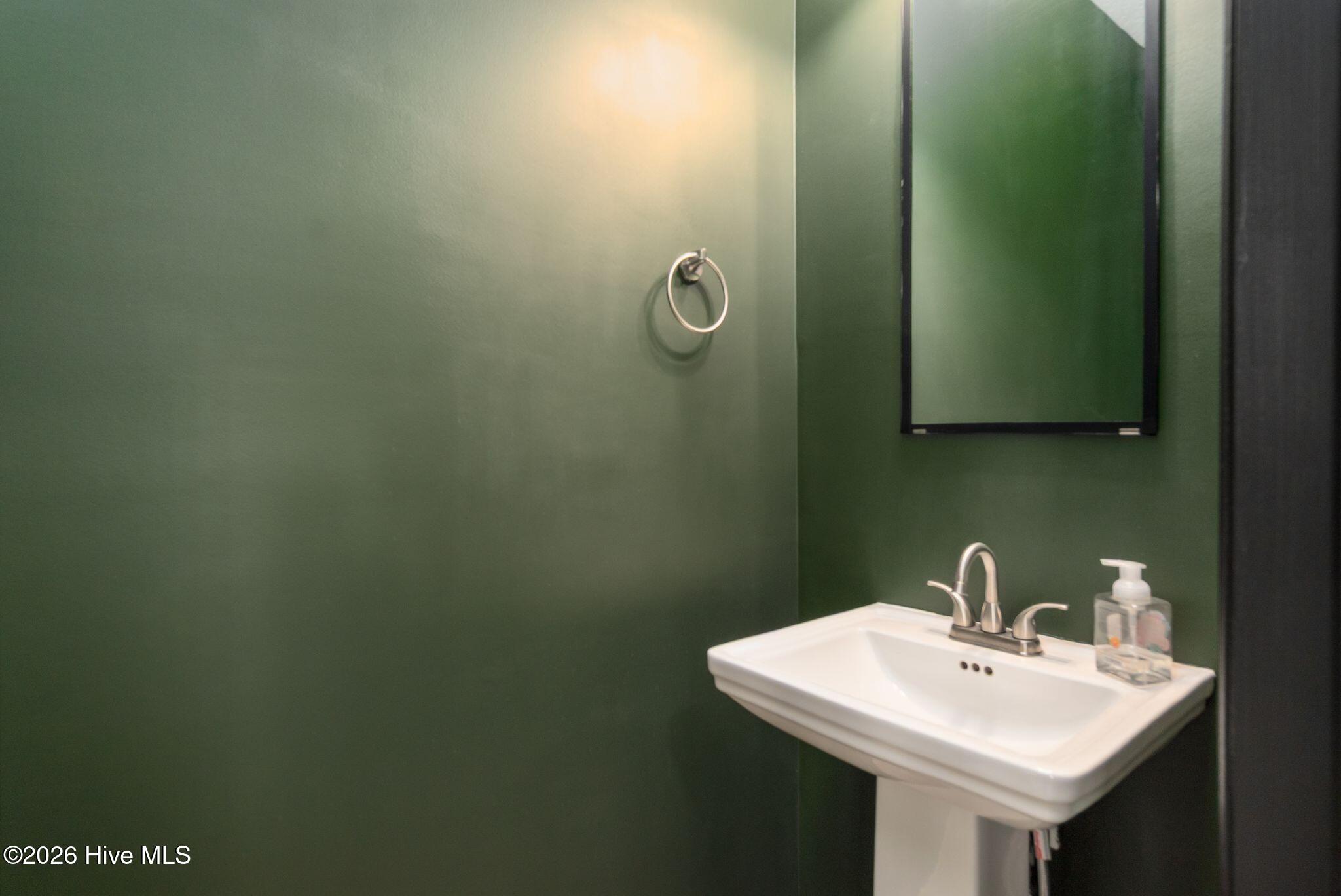 100566459 | Photo 12