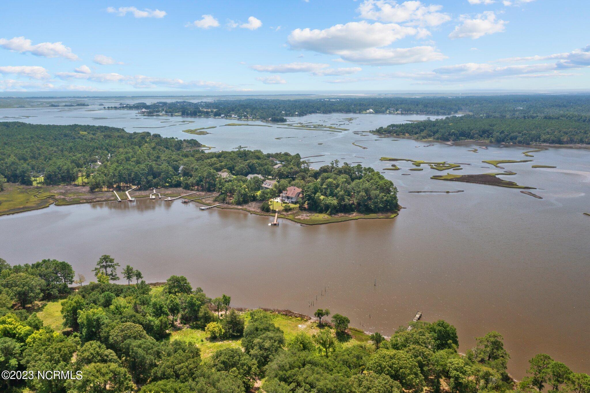 100398211 | Photo 19