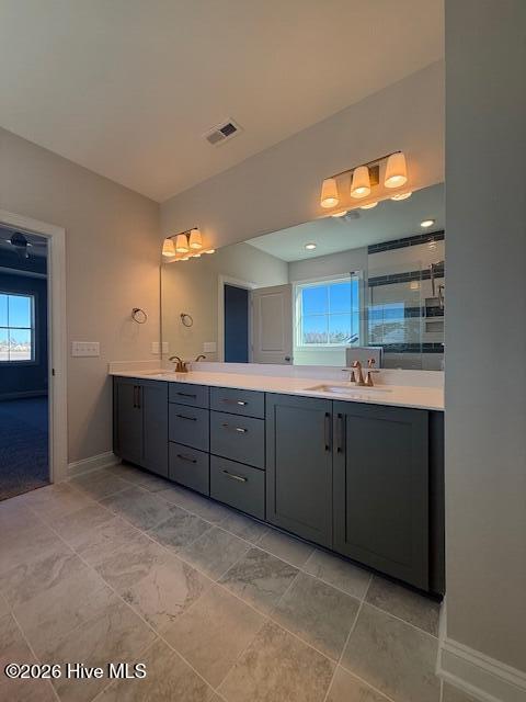 100559228 | Photo 18