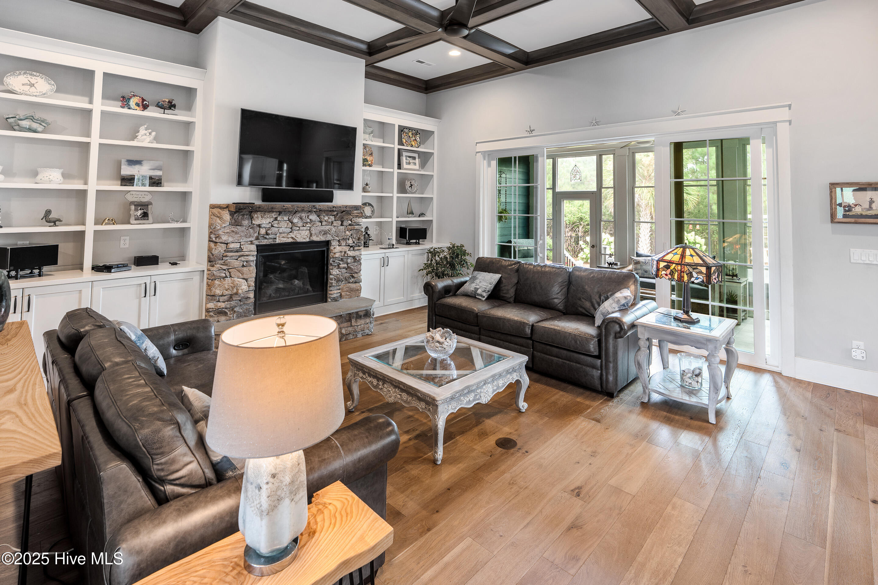 100554295 | Photo 11