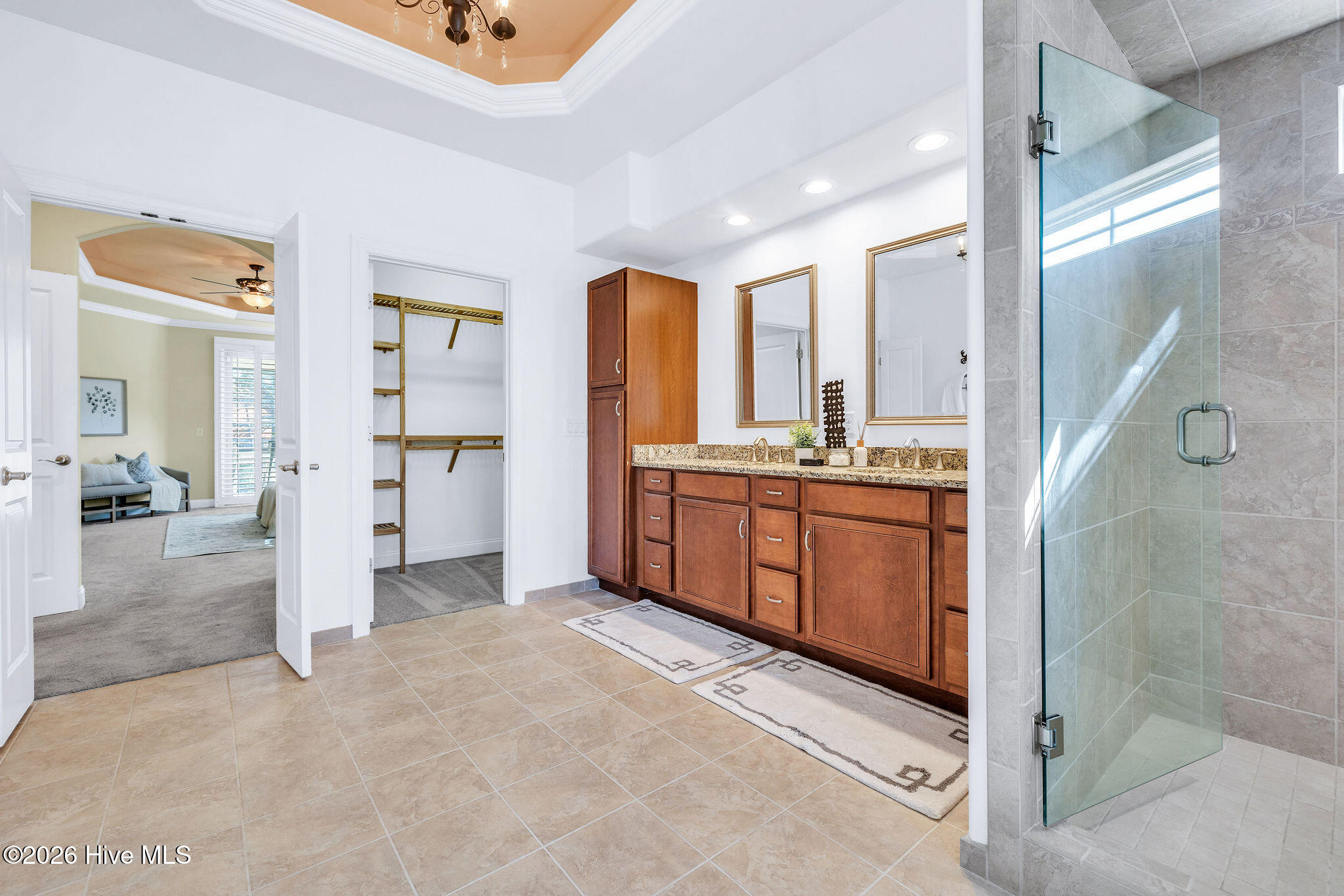 100553978 | Photo 21