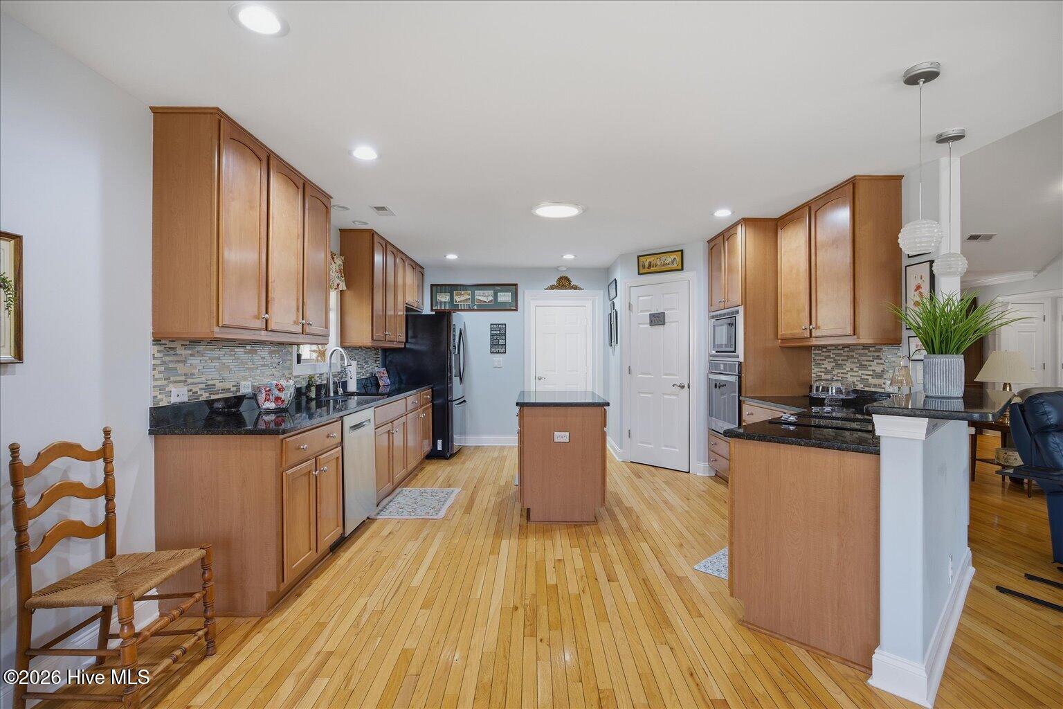 100559309 | Photo 18