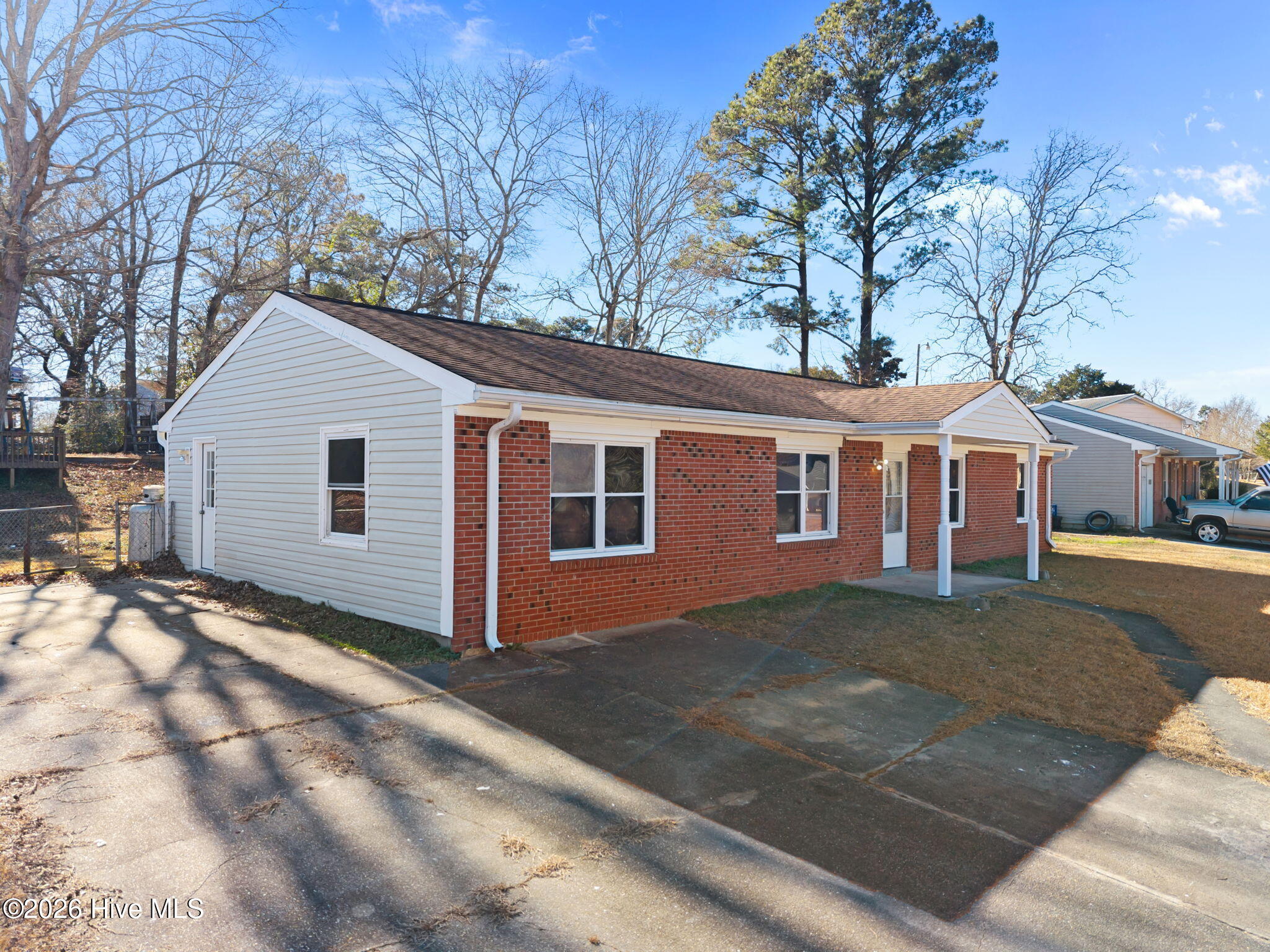 100549992 | Photo 35