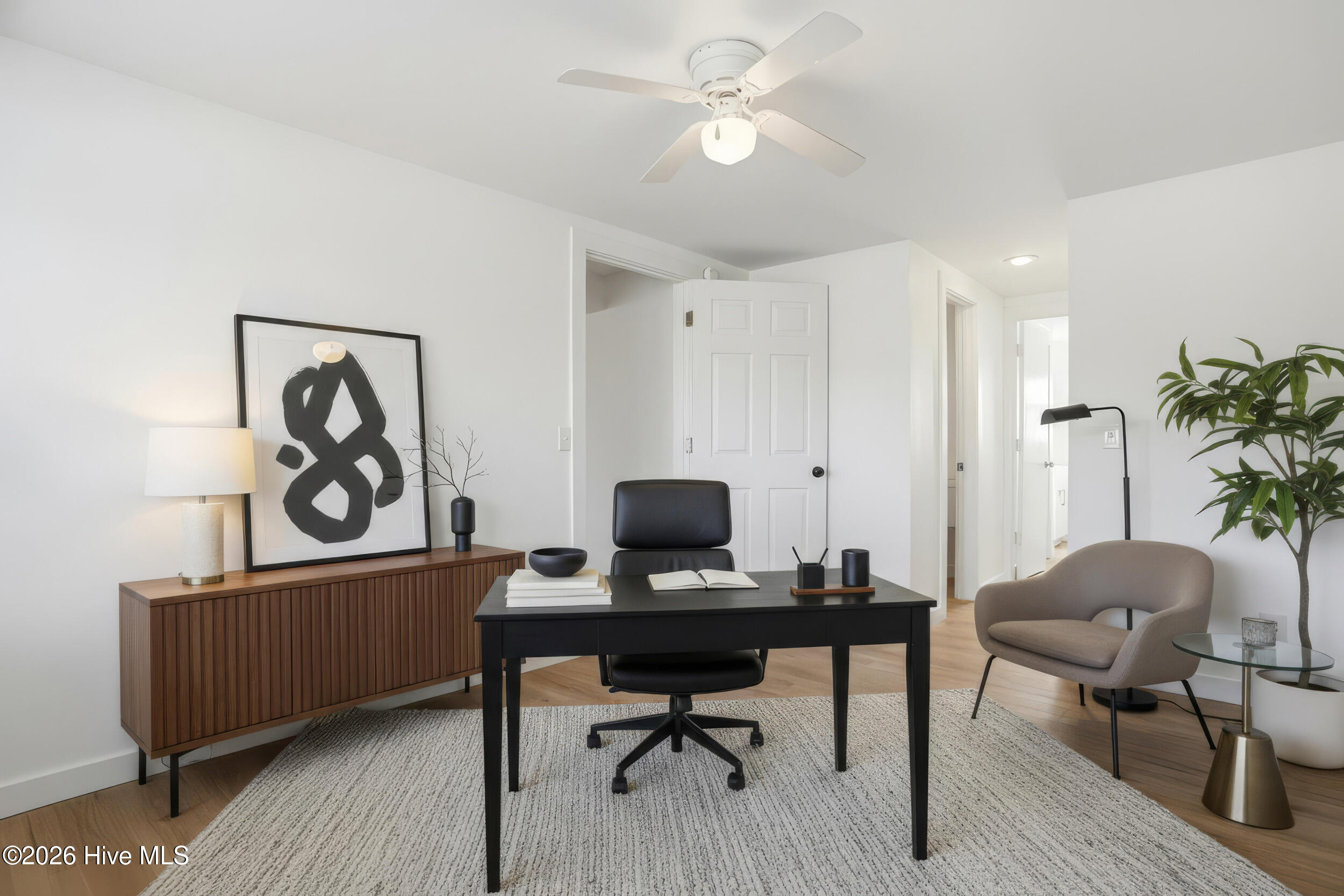 100552223 | Photo 26