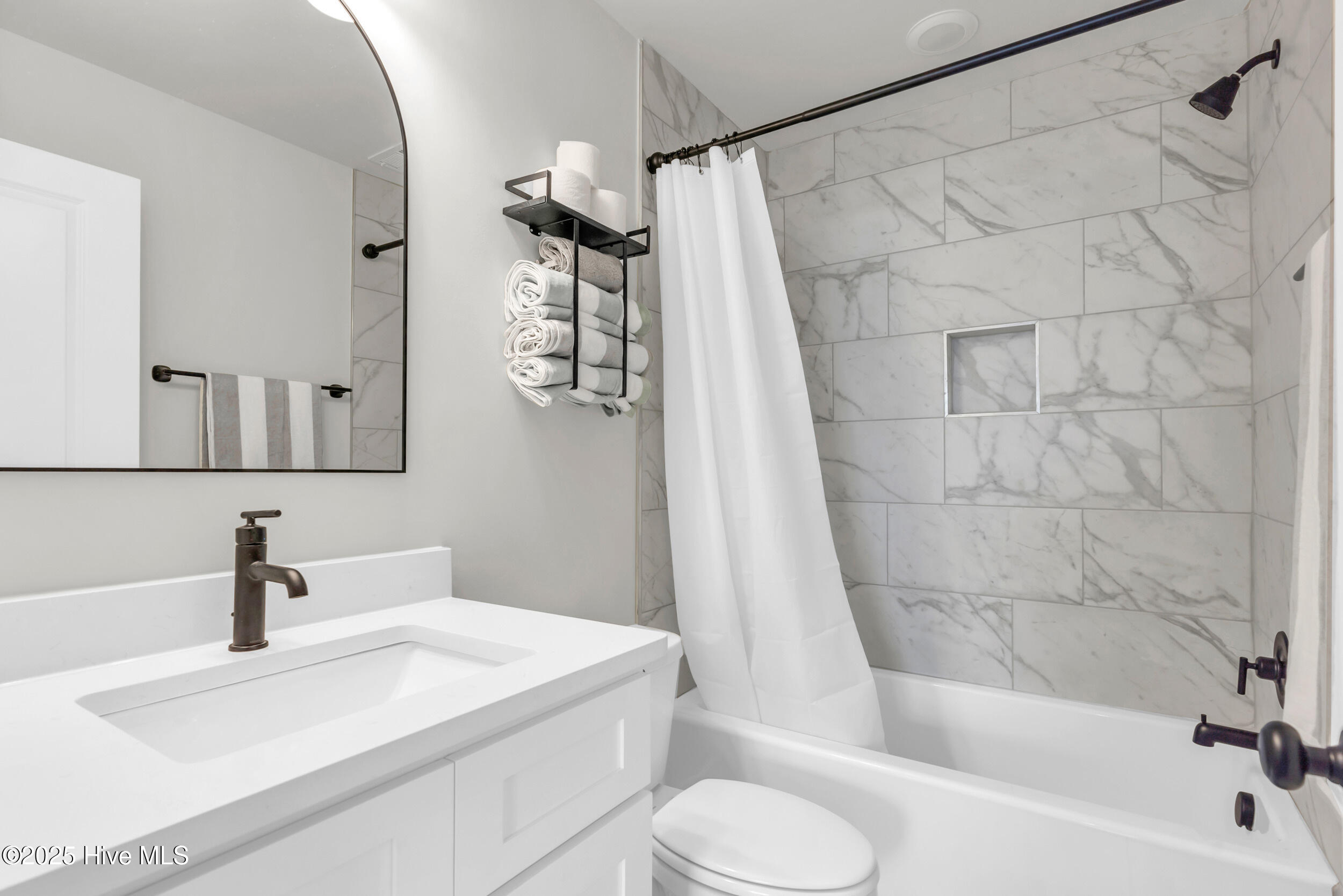 100563674 | Photo 20