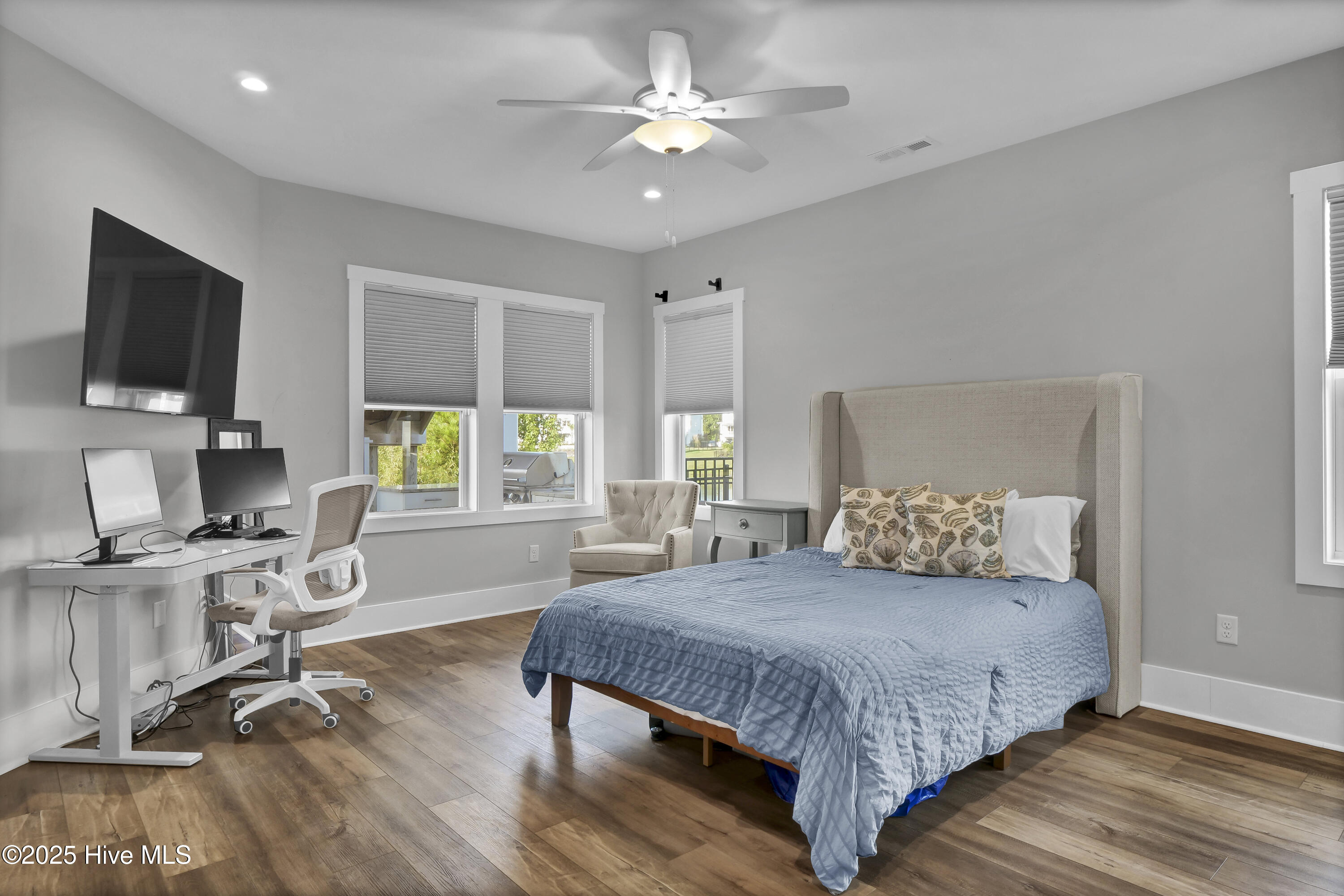 100534317 | Photo 50