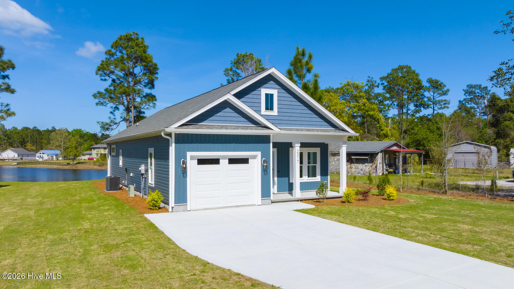 100565592 | Photo 62