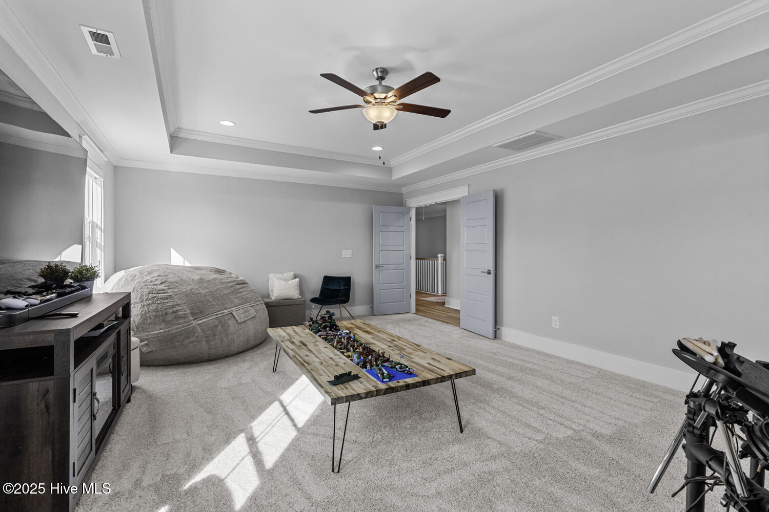 100545197 | Photo 48