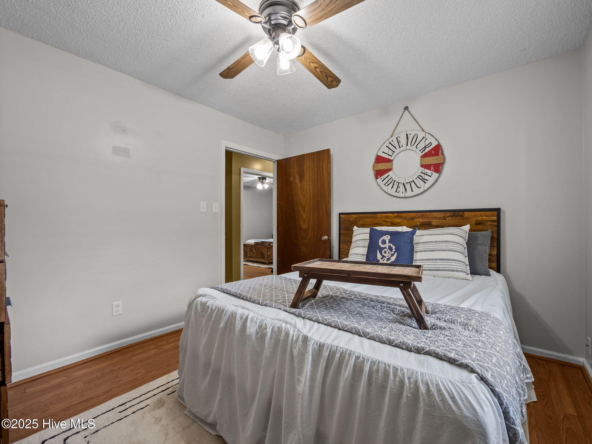 100530751 | Photo 24