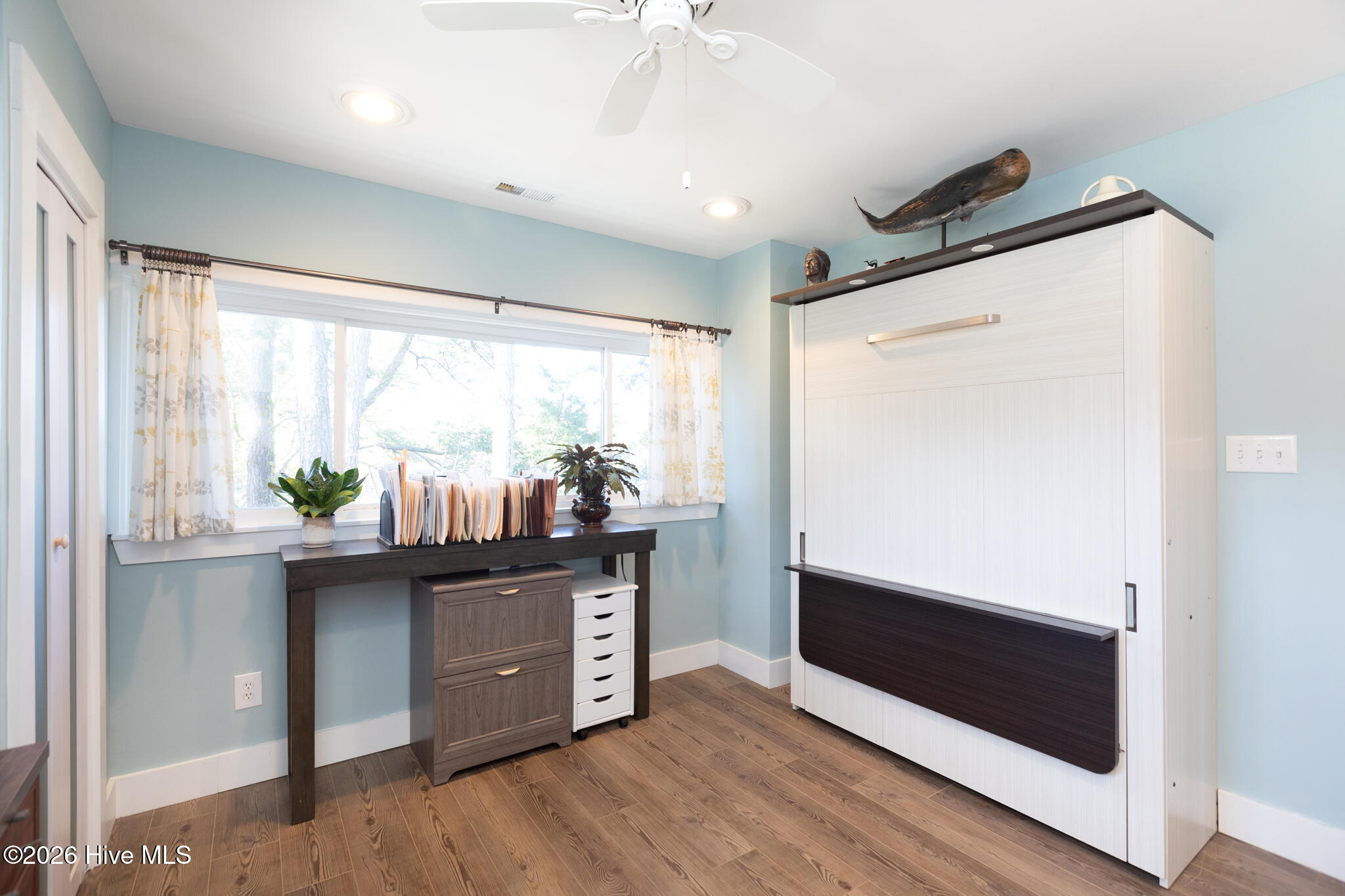 100565718 | Photo 26