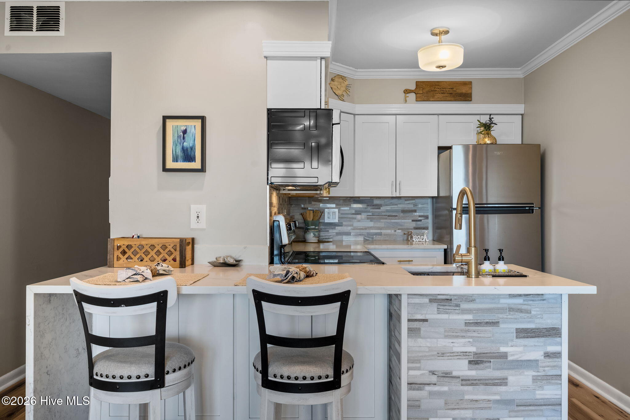 100551202 | Photo 13