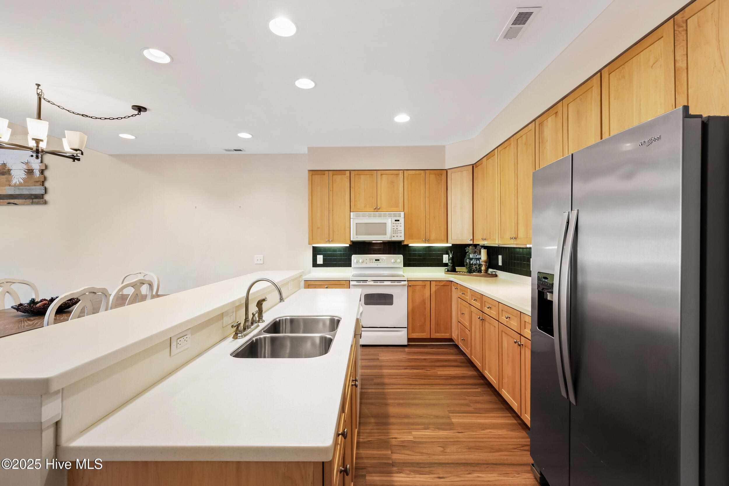 100544454 | Photo 12