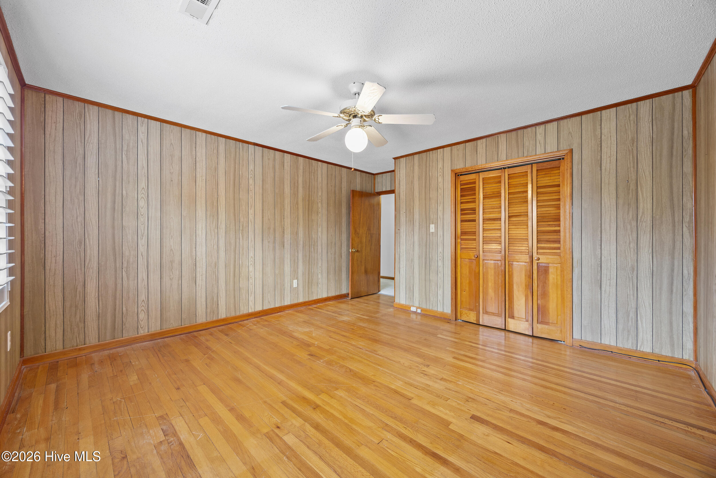 100564619 | Photo 28