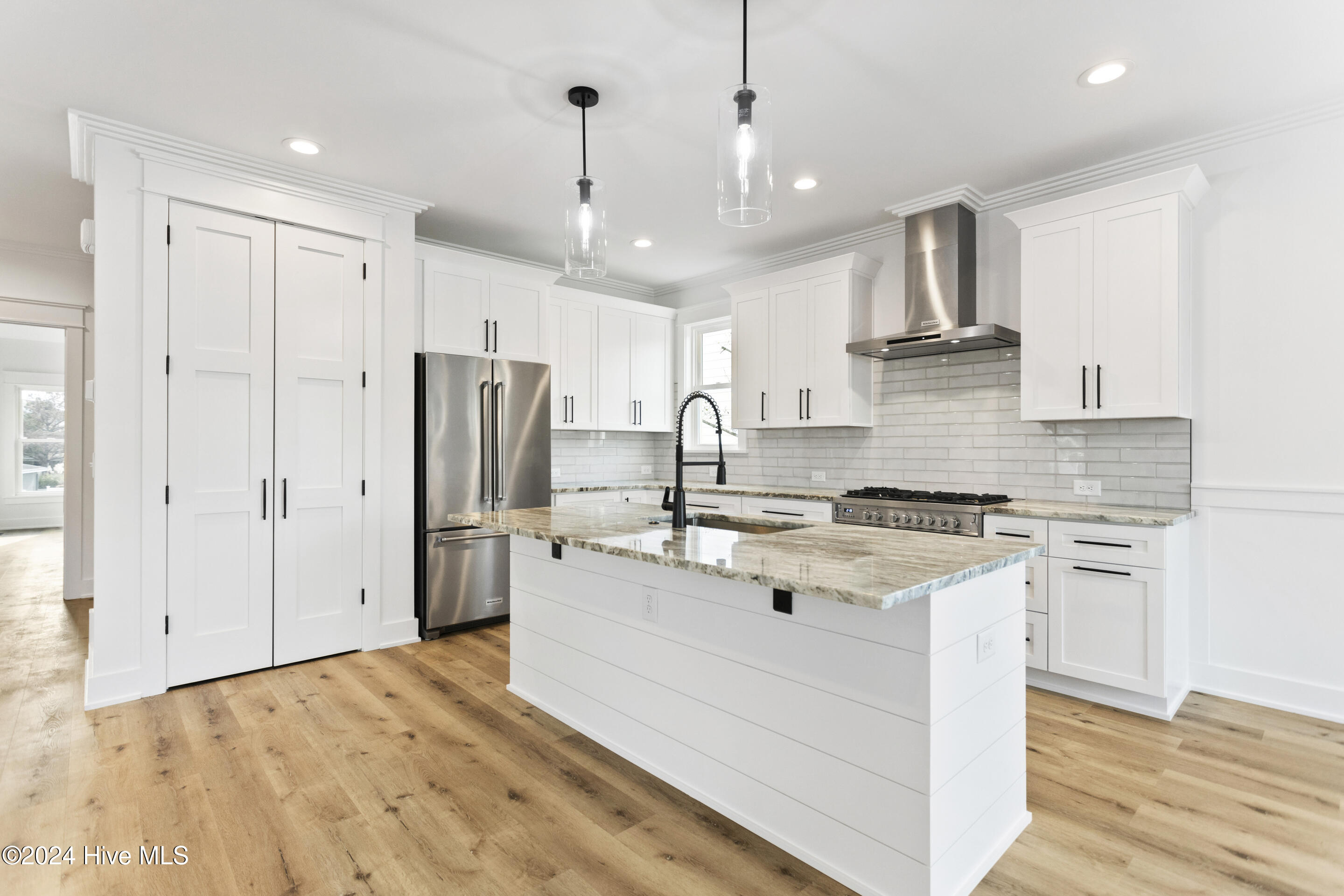 100559192 | Photo 17