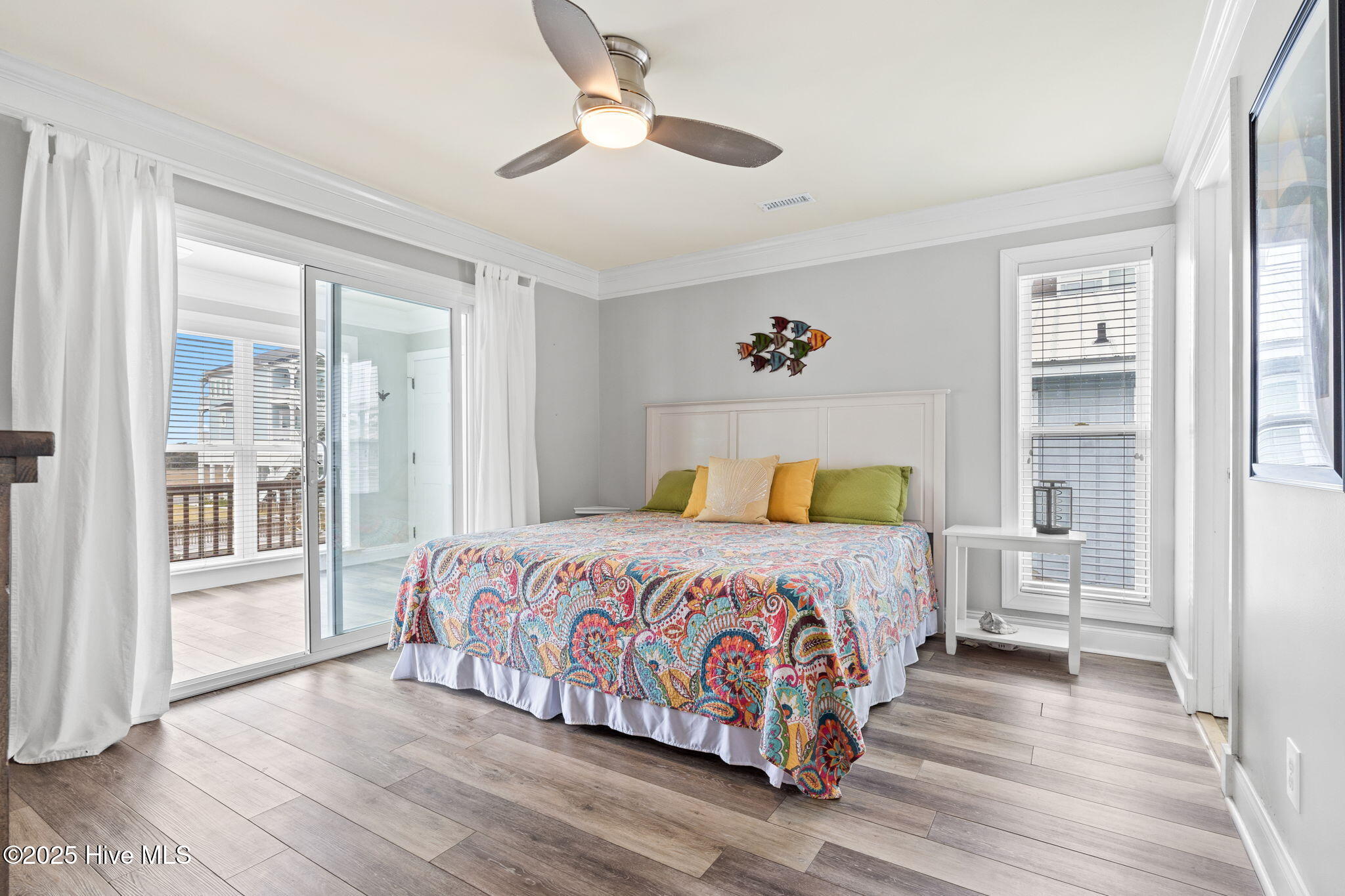 100544859 | Photo 22