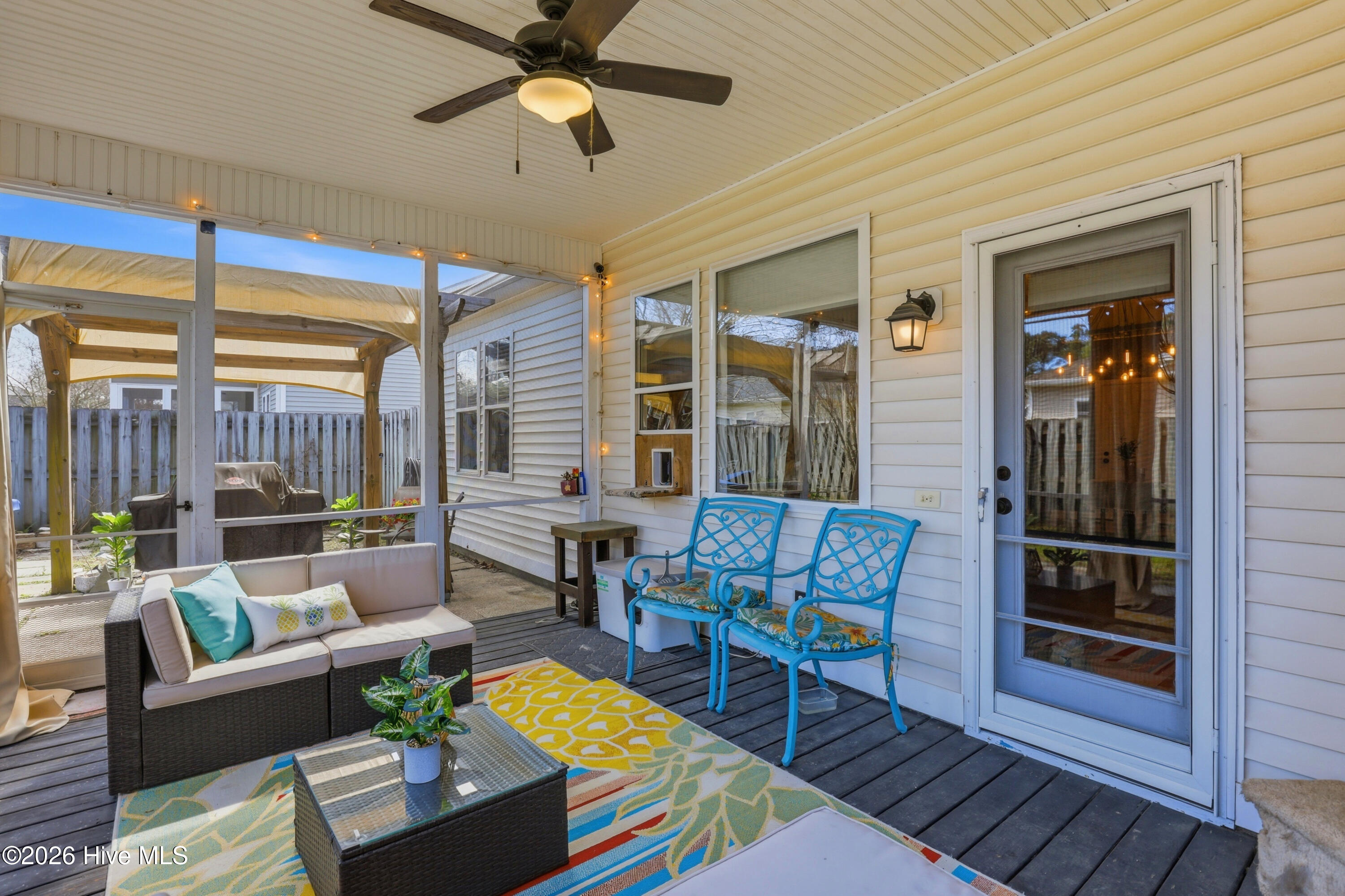 100560497 | Photo 33