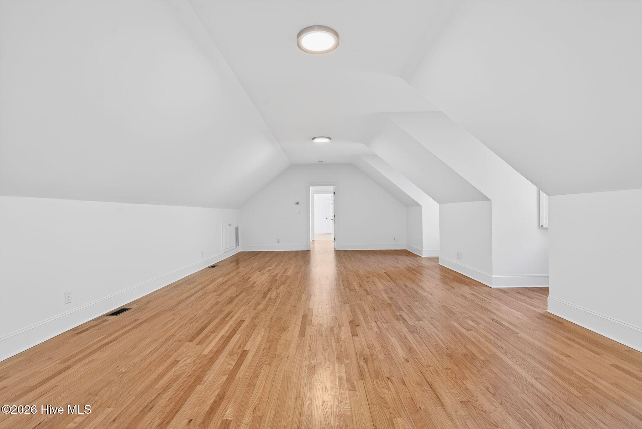 100555125 | Photo 45