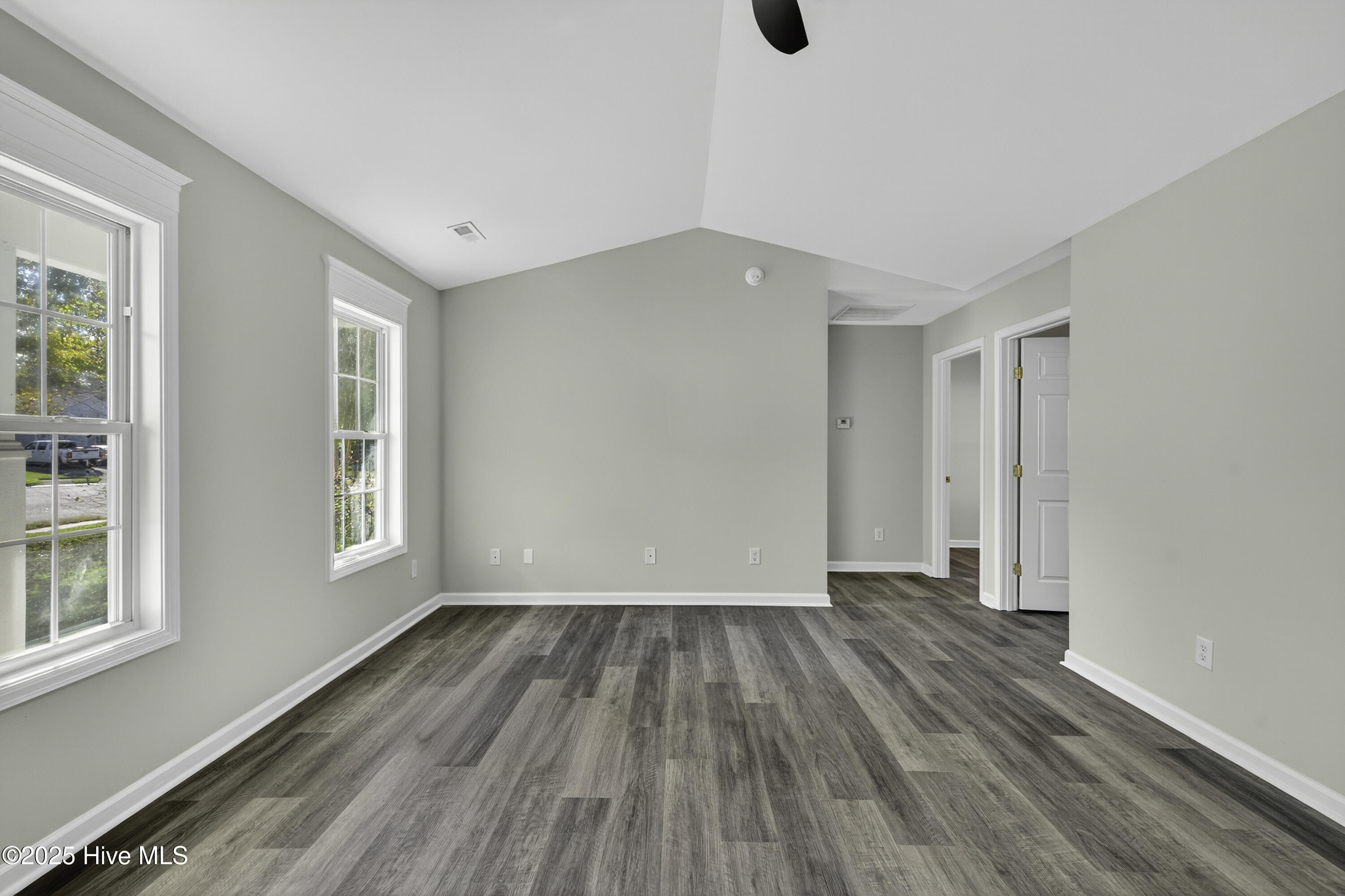 204 Larchmont Court, Burgaw, NC 28425 – photo 6: 204LarchmontFinal-5
