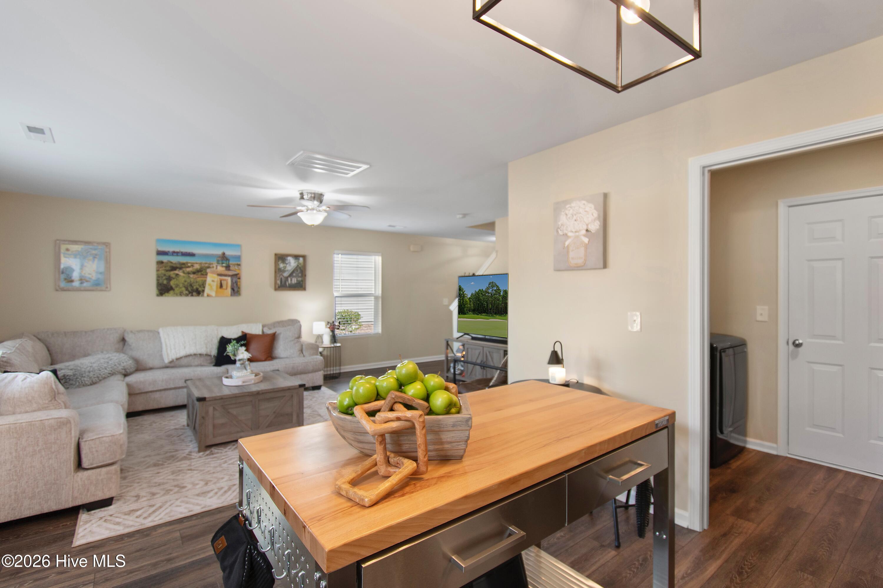 100549782 | Photo 16