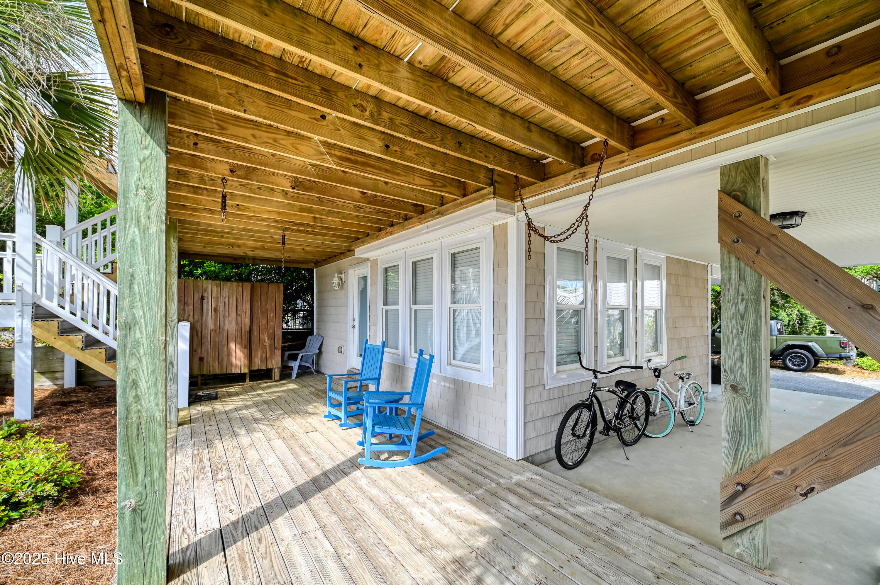 100502638 | Photo 11