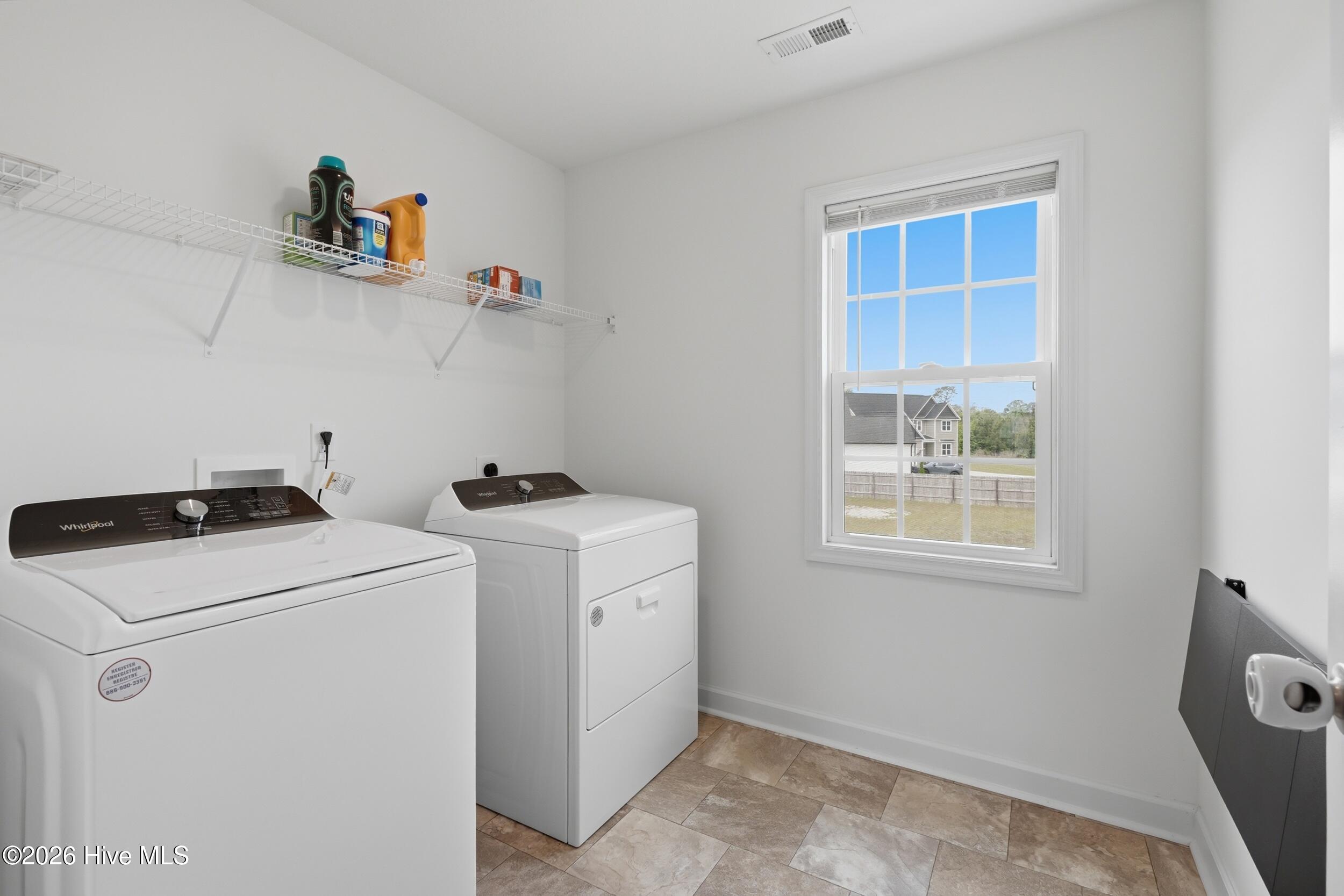 100570455 | Photo 15