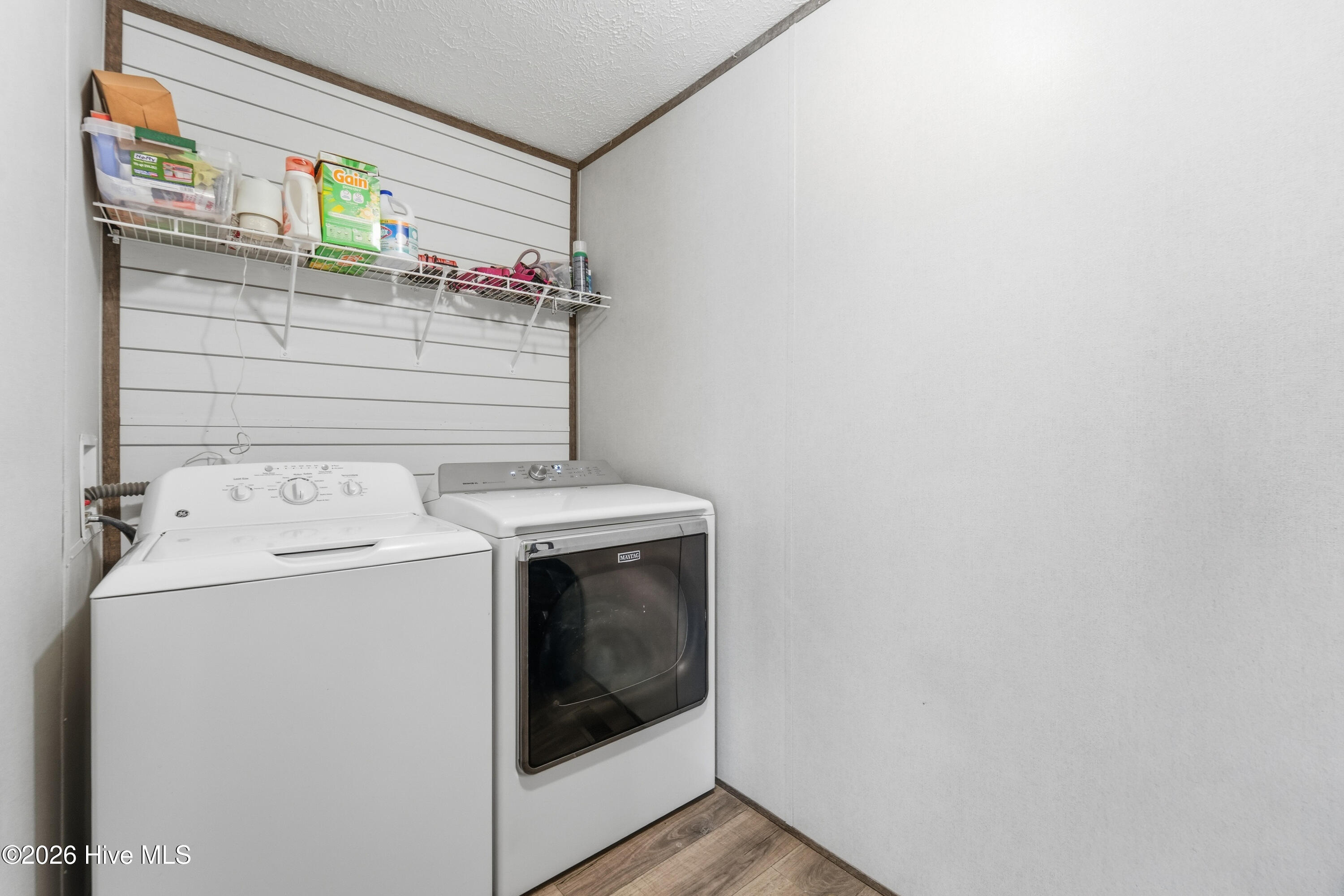 100566814 | Photo 36