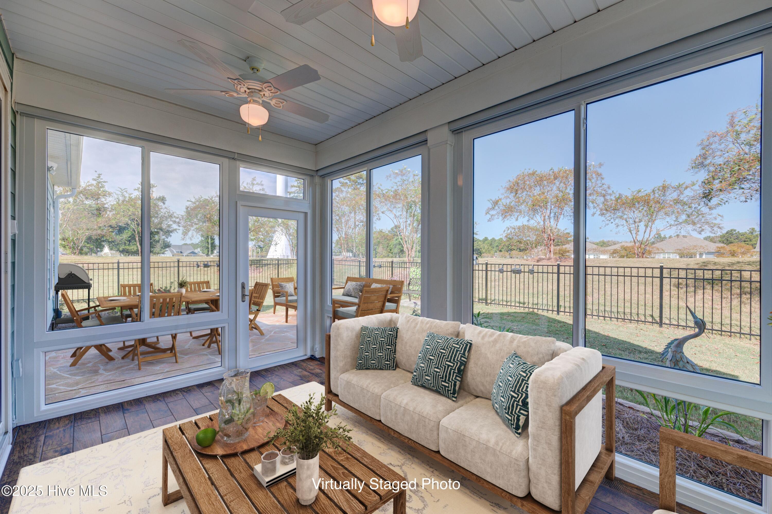 100533890 | Photo 13