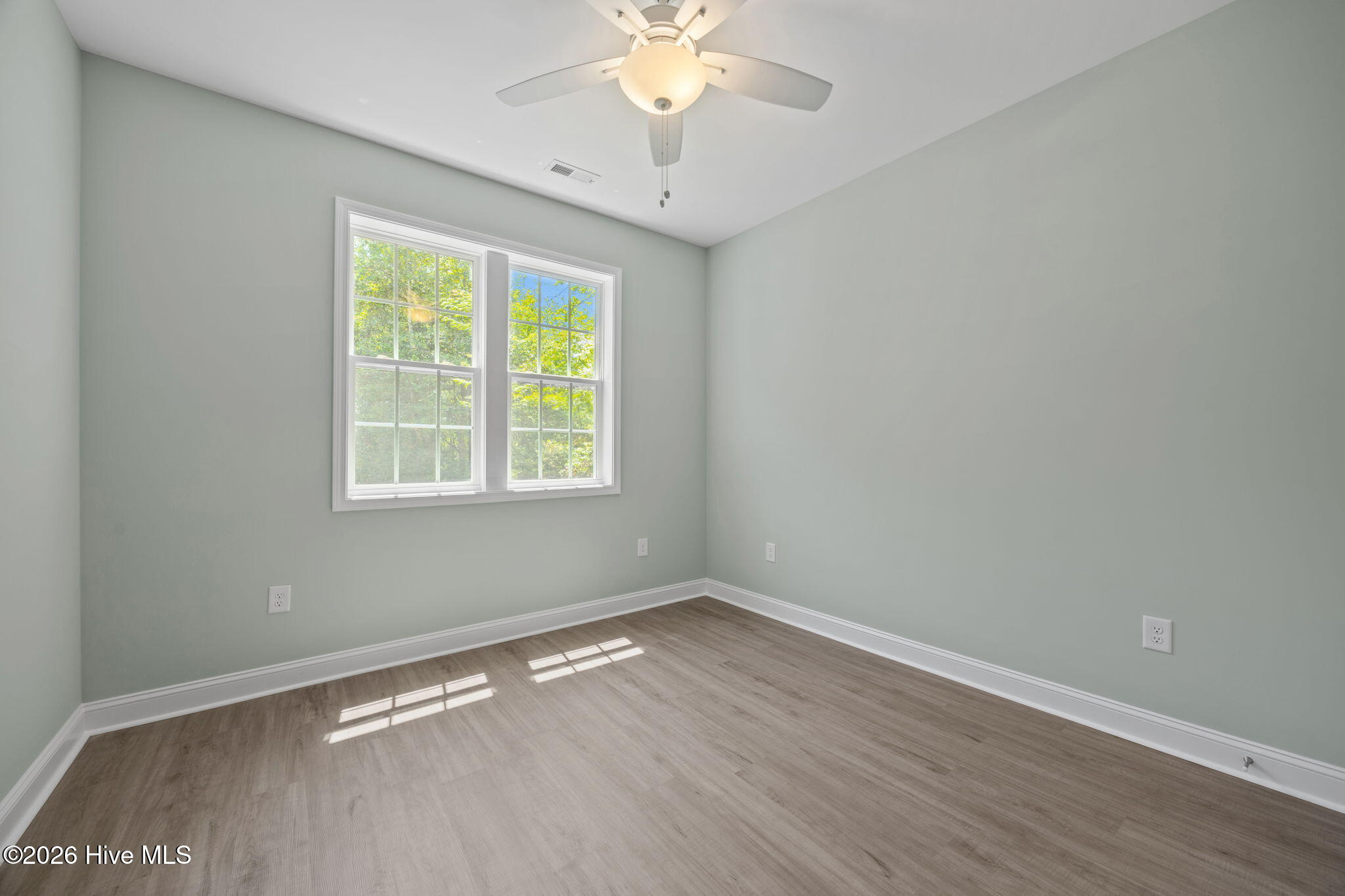 100568646 | Photo 23