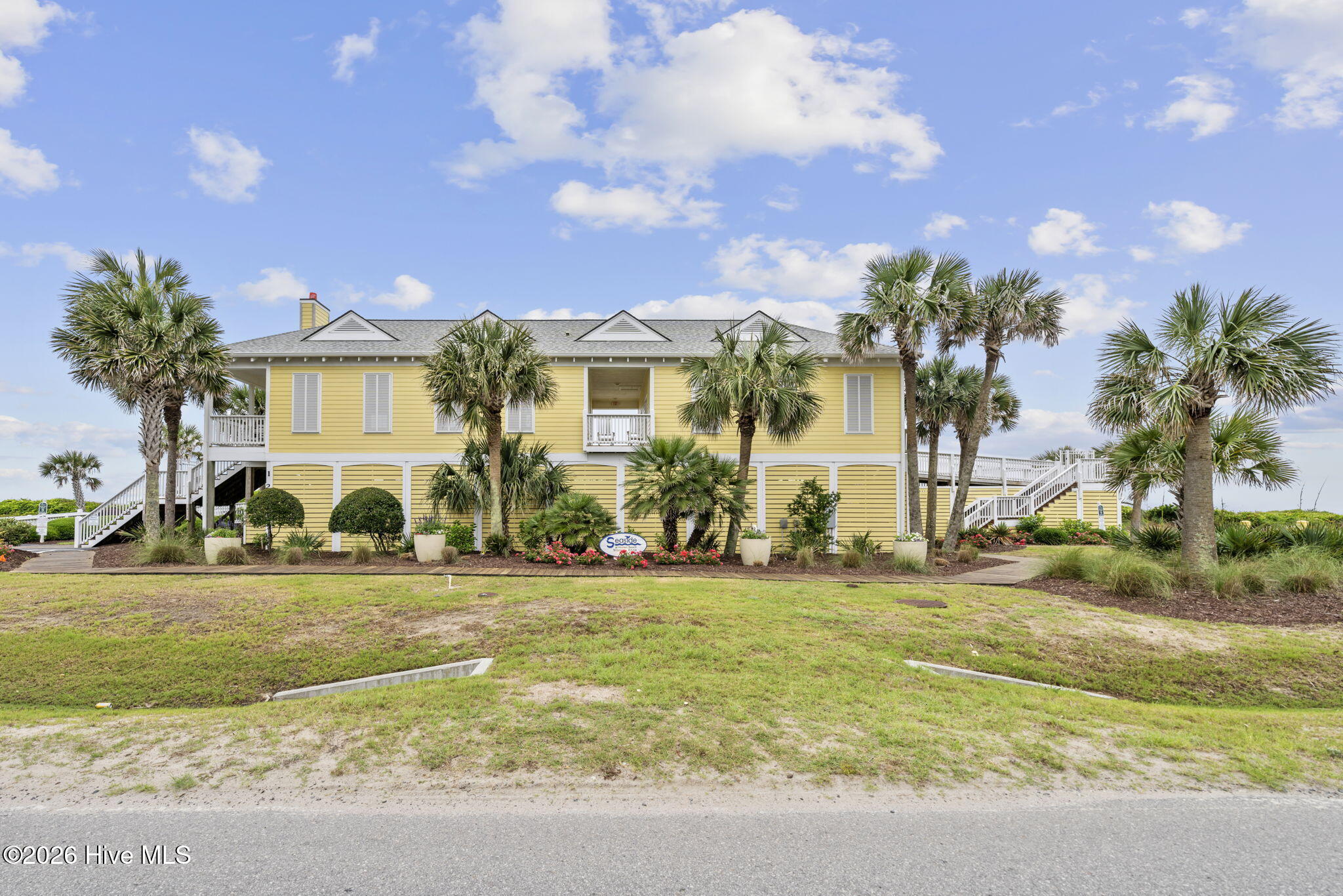 100560858 | Photo 88