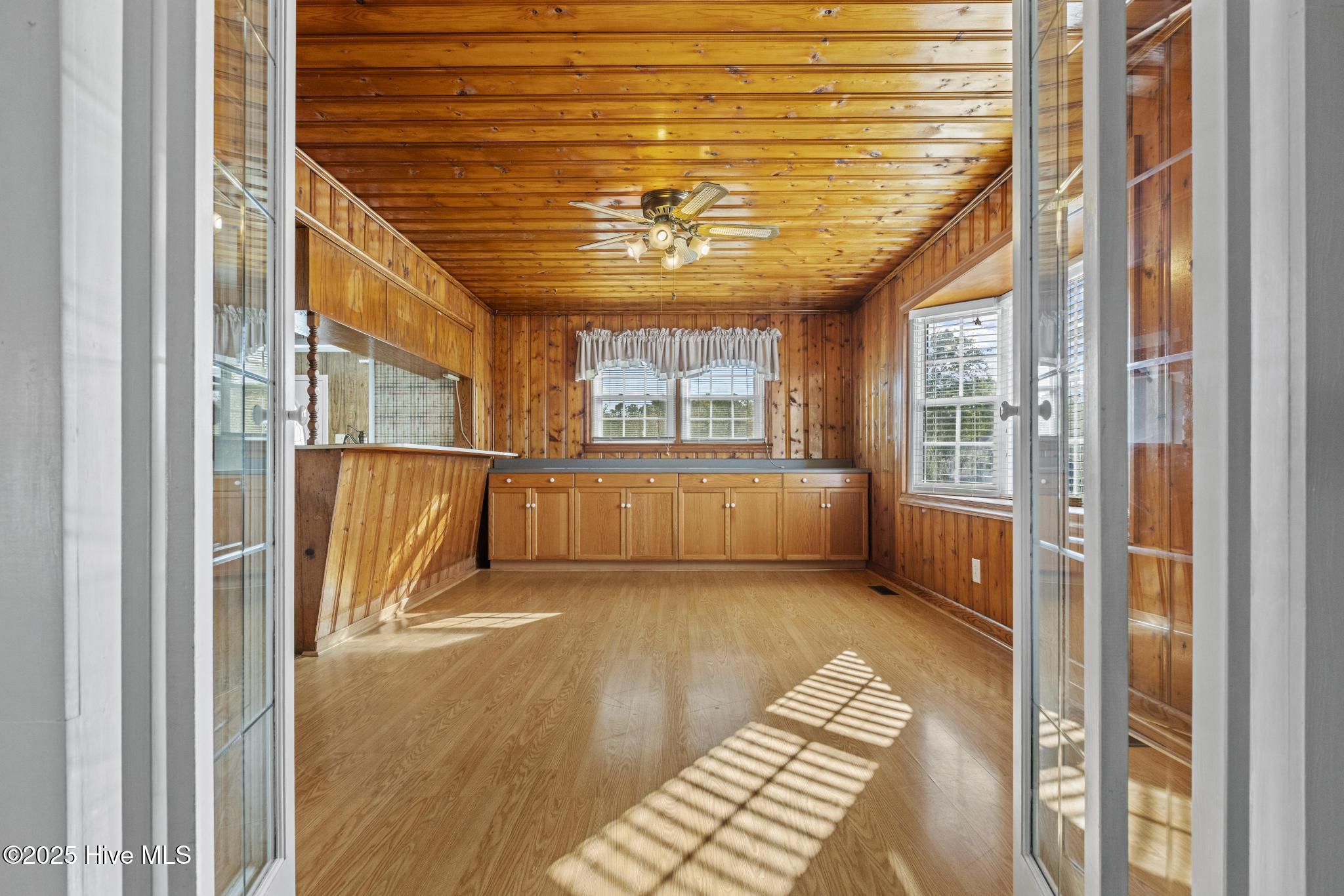 100532196 | Photo 20