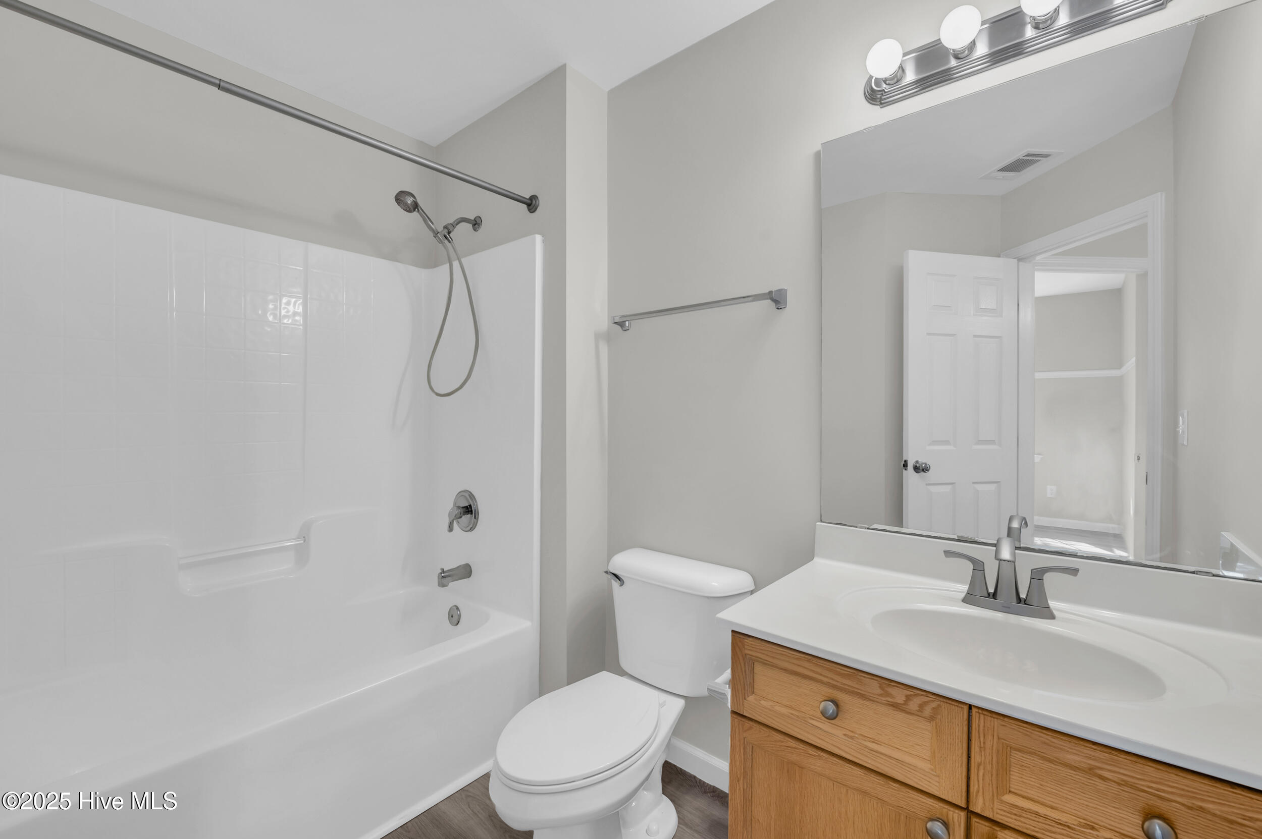 100531255 | Photo 26