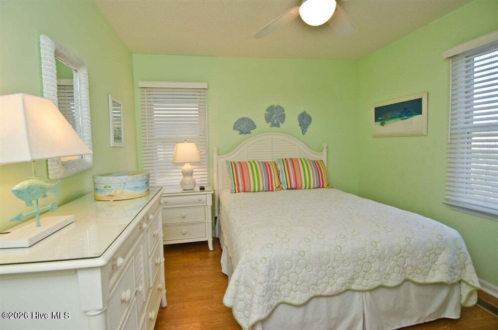 100563805 | Photo 19