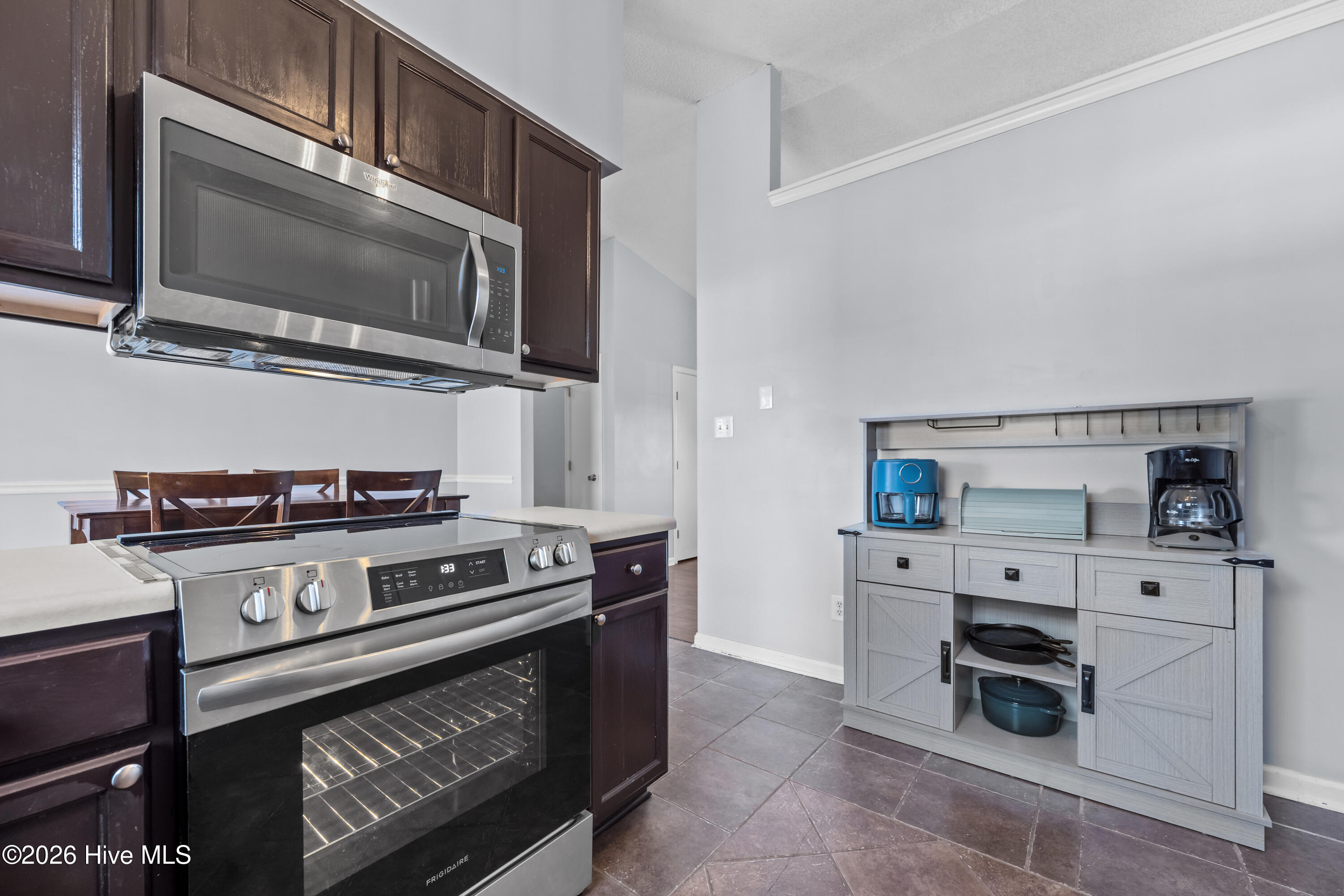 100556999 | Photo 19