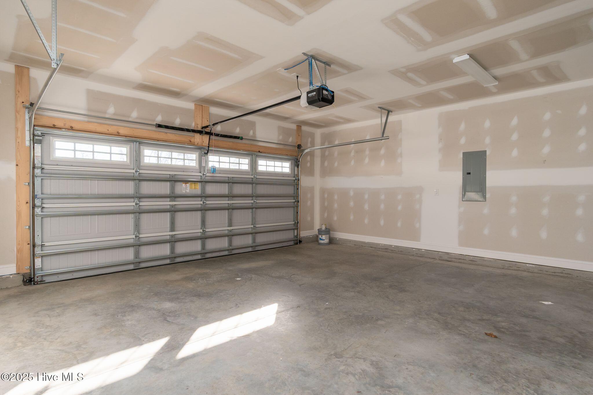 100531003 | Photo 24