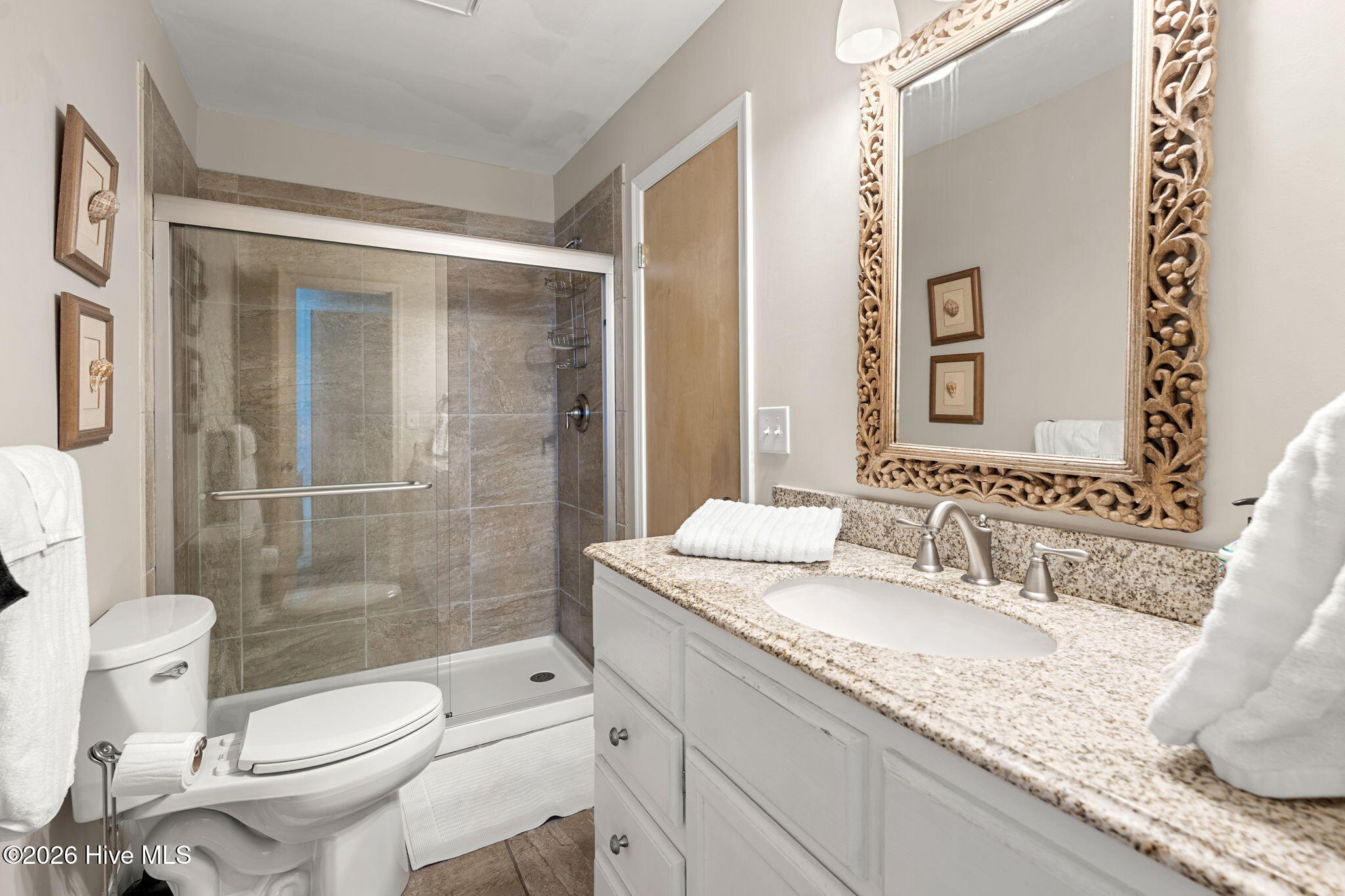 100568335 | Photo 14