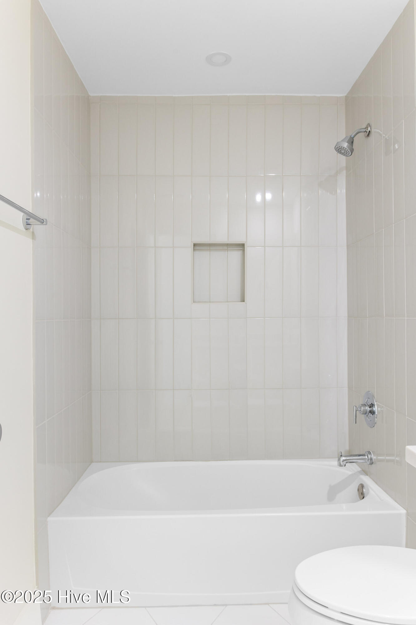 100523211 | Photo 30