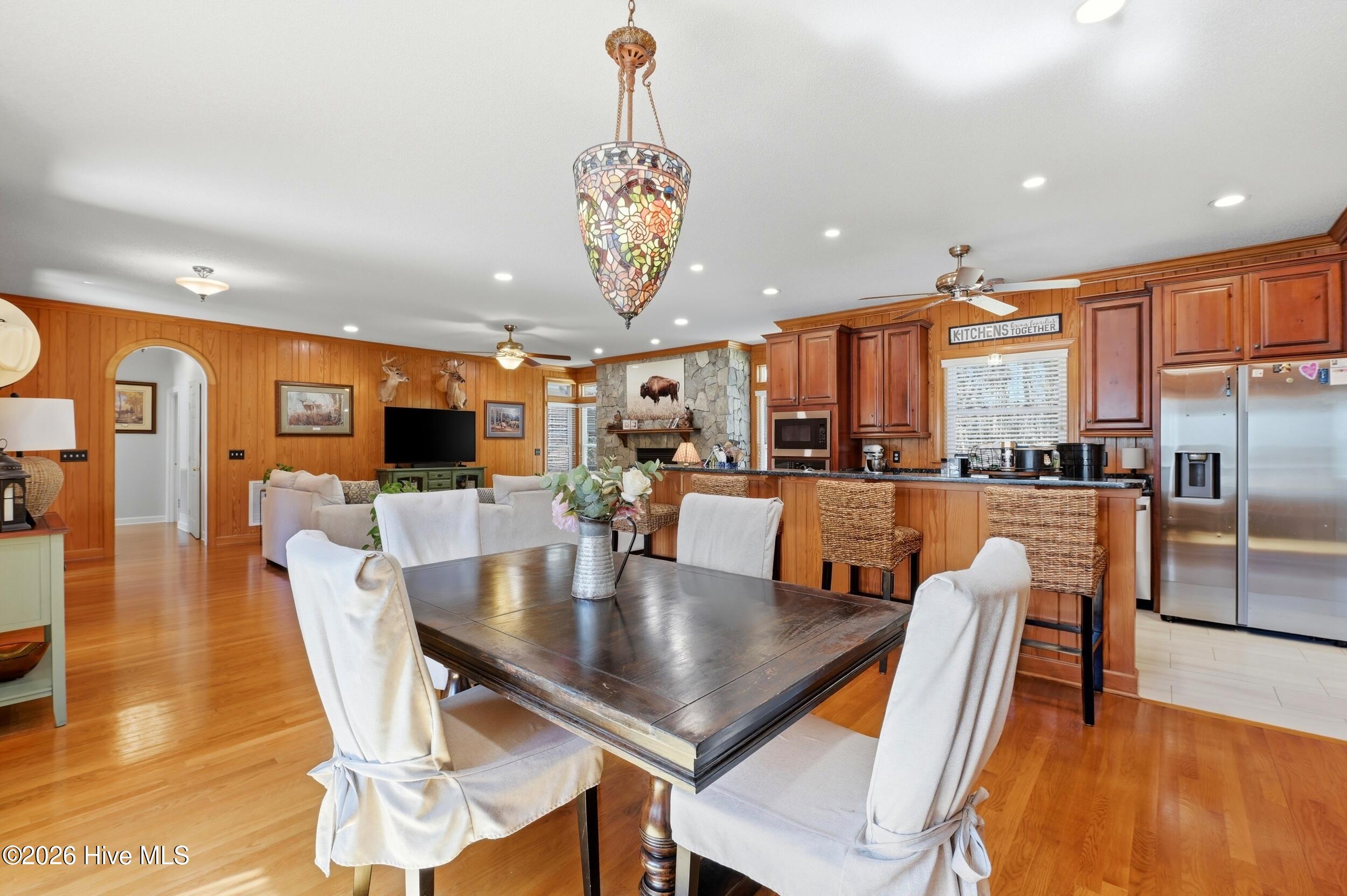 100557238 | Photo 17