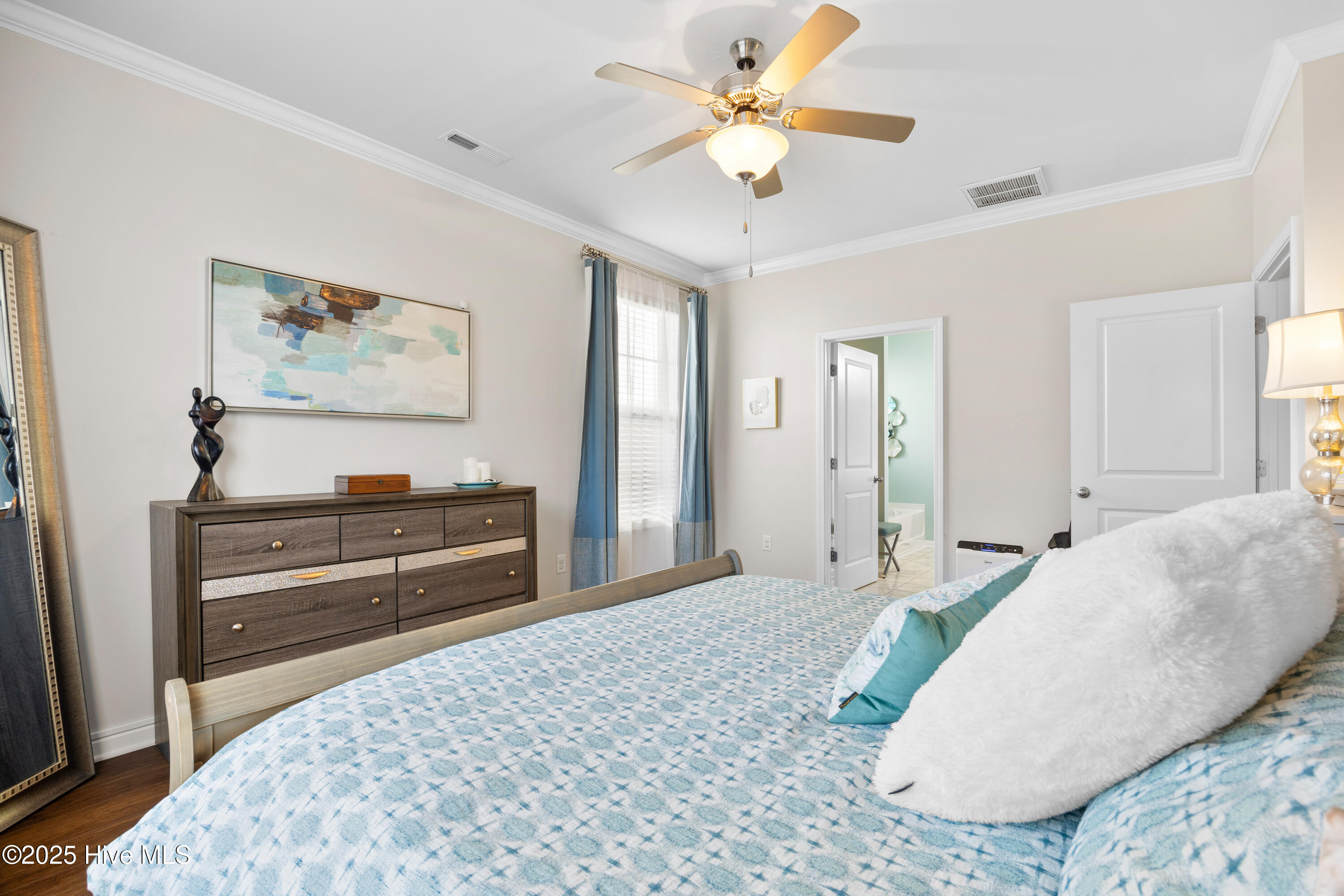 100534608 | Photo 21