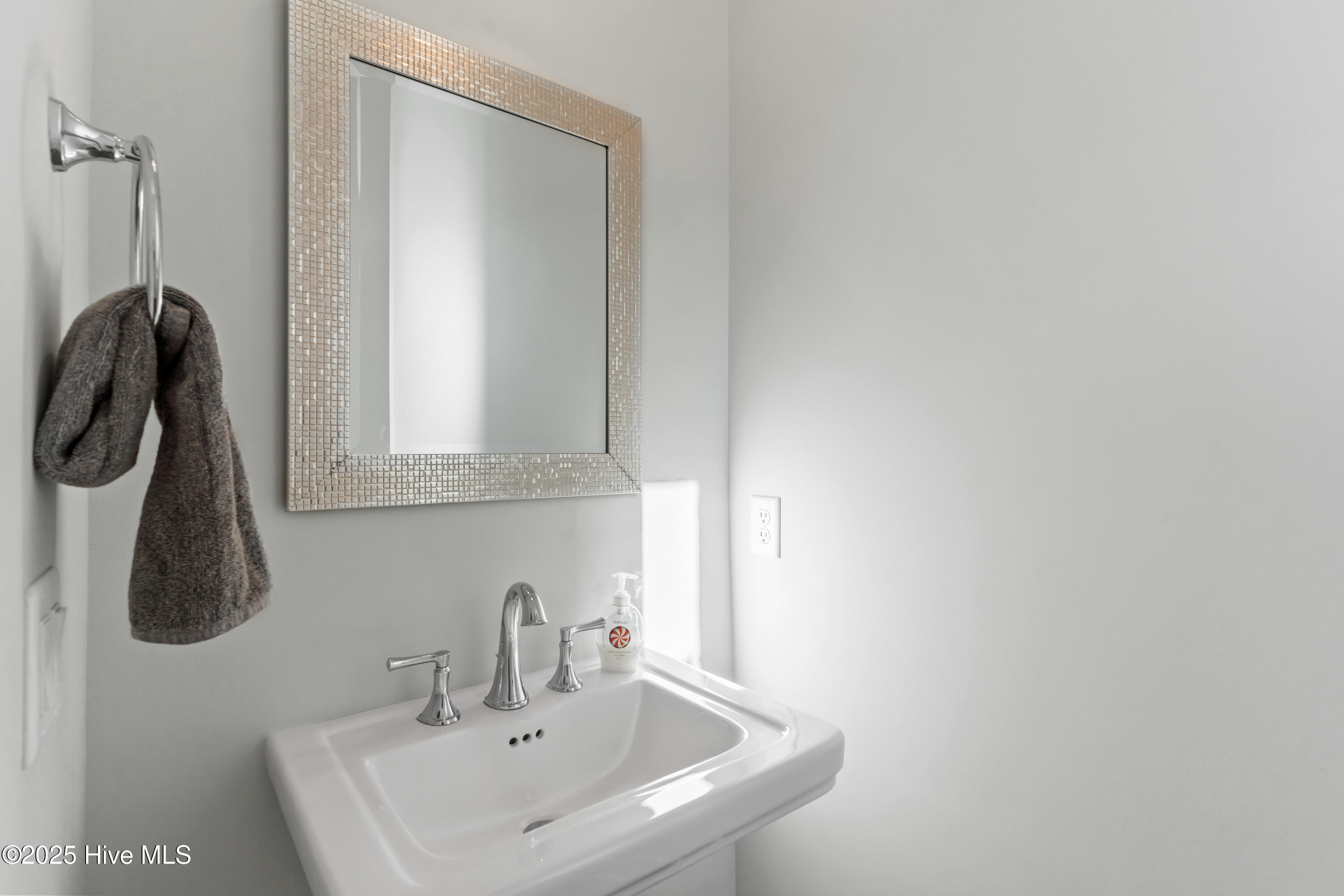 100543997 | Photo 29