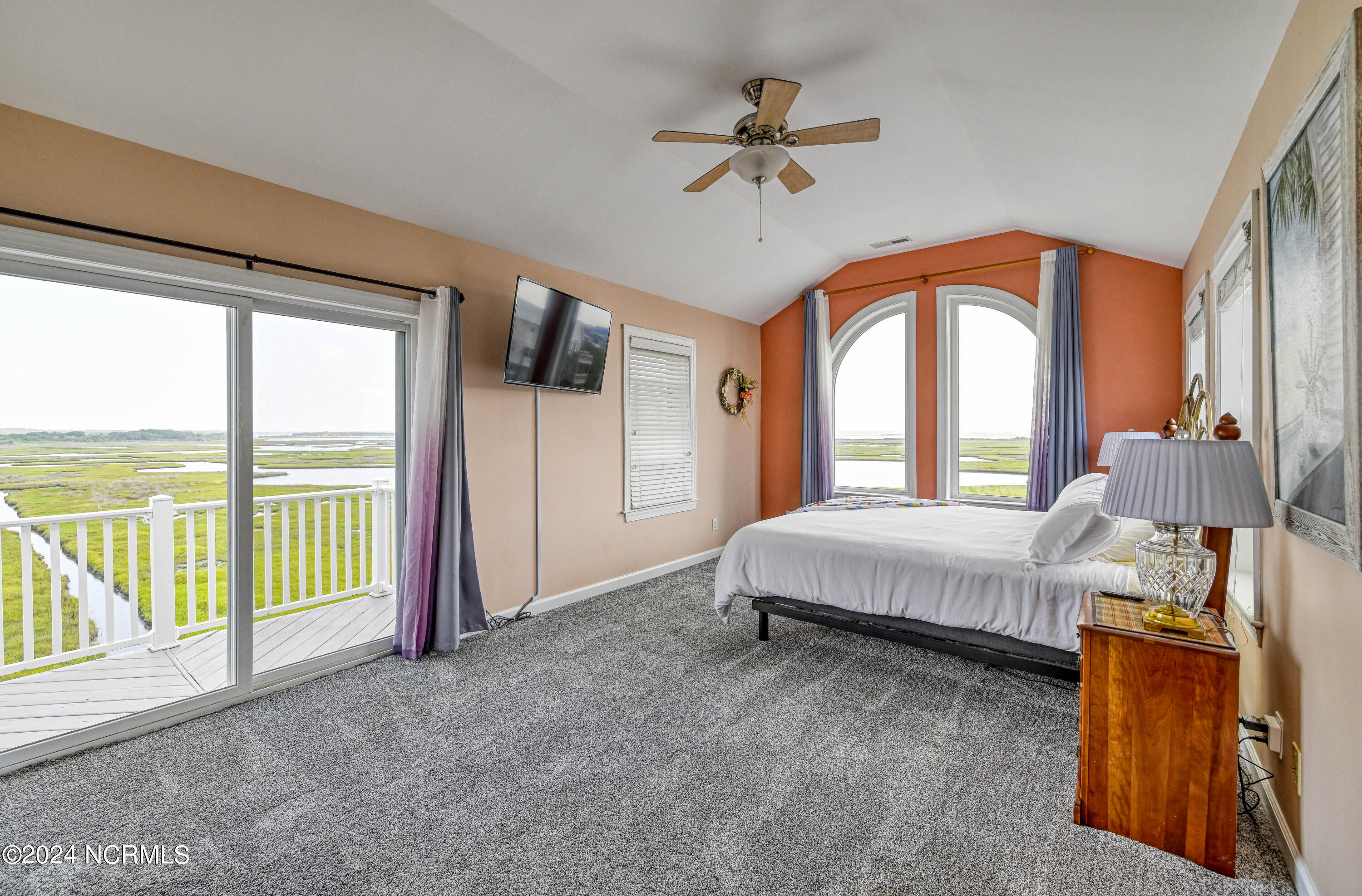 100533731 | Photo 26