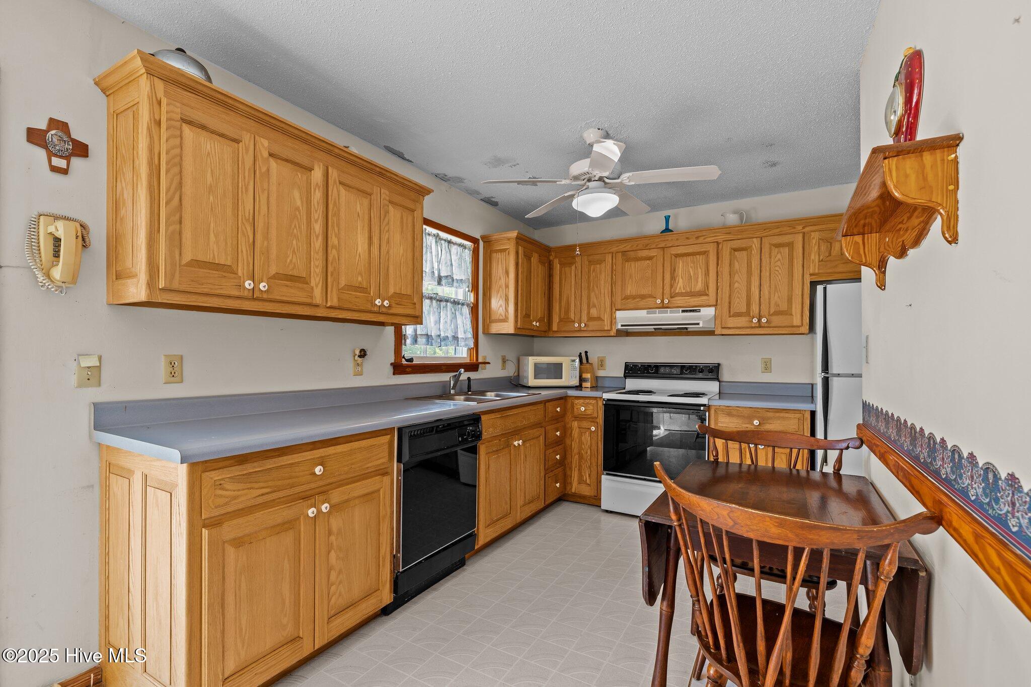 Homes for sale in Morehead City, NC | 914 Harrell Dr, Morehead City, NC 28557 | MLS# 100504987