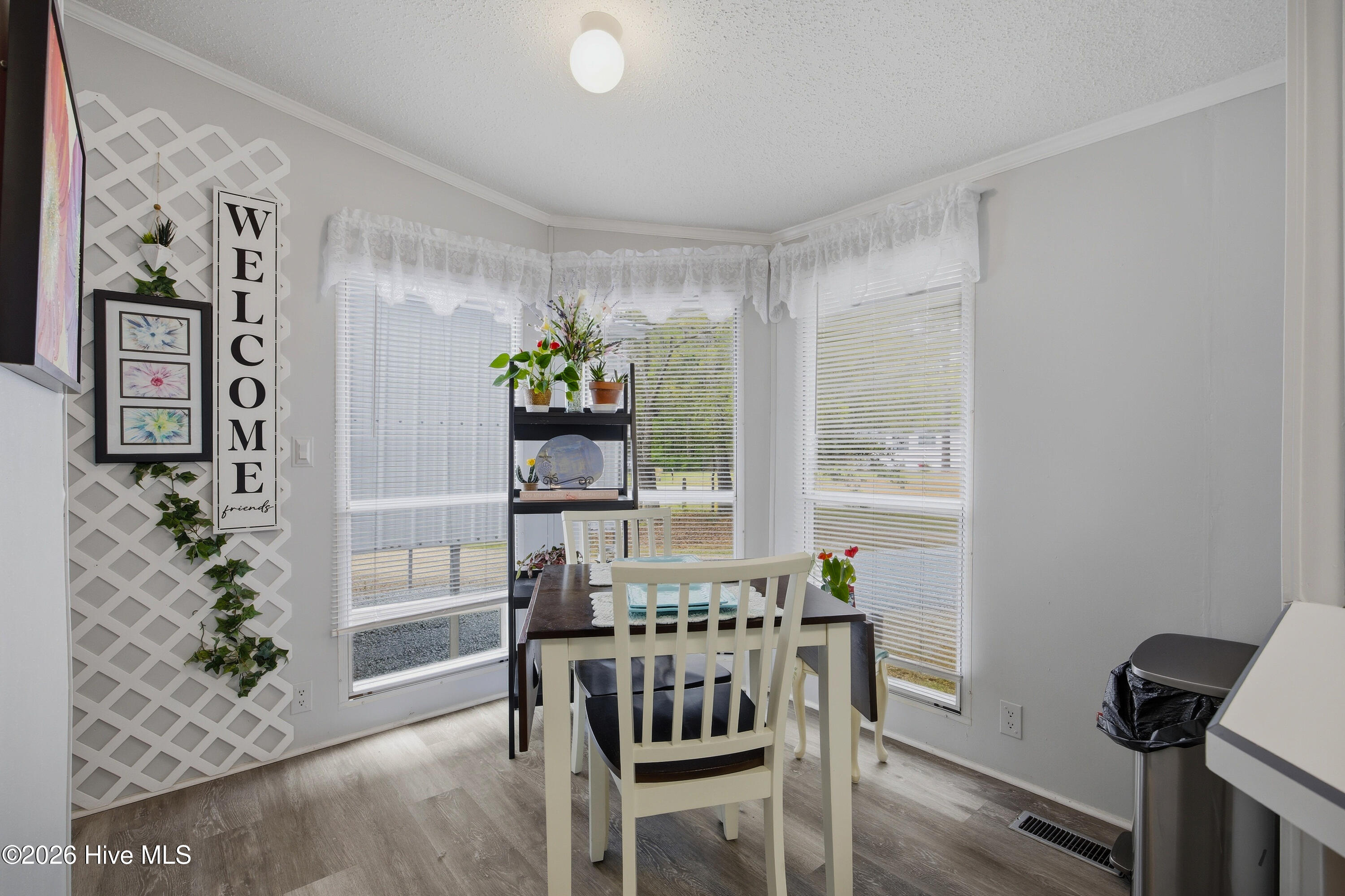 100565028 | Photo 14